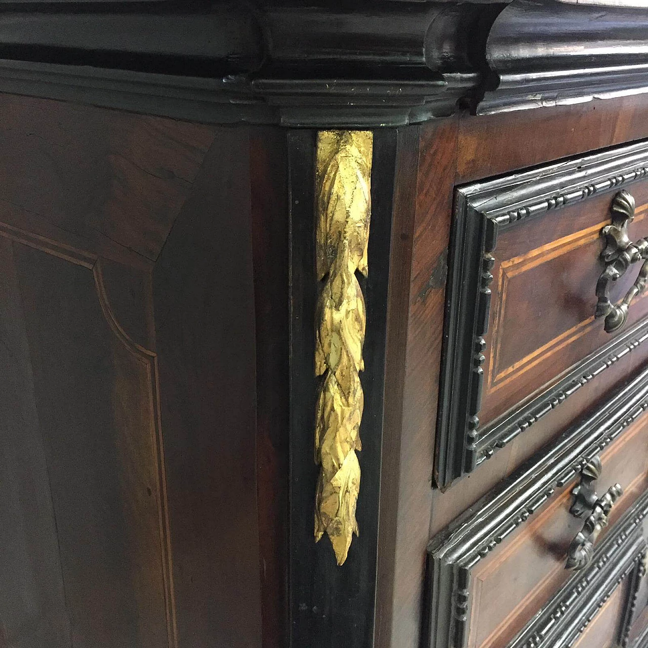 Walnut chest of drawers panelled and inlaid on the front, late 17th century 15