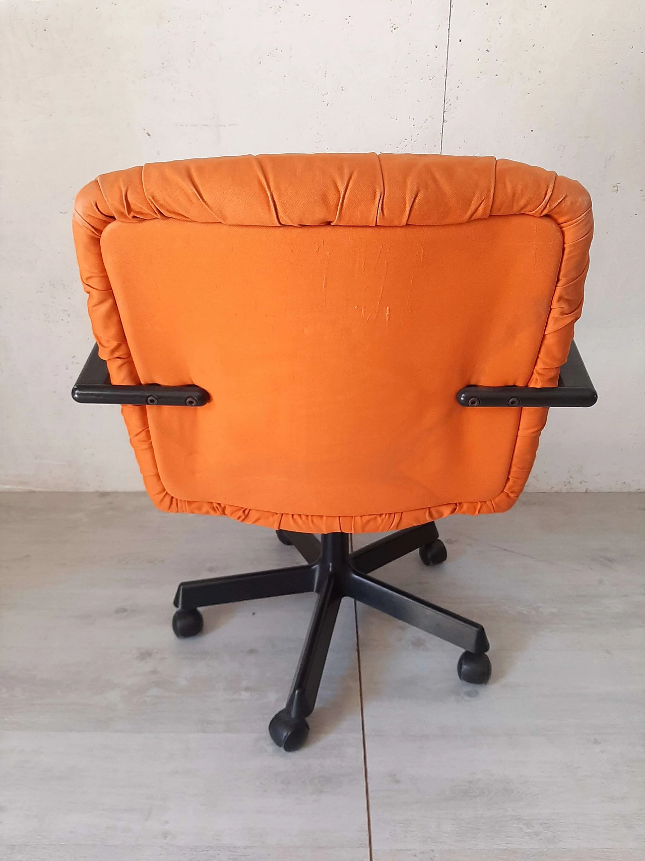 Upholstered swivel chair with wheels by De Padova, 1980s 8
