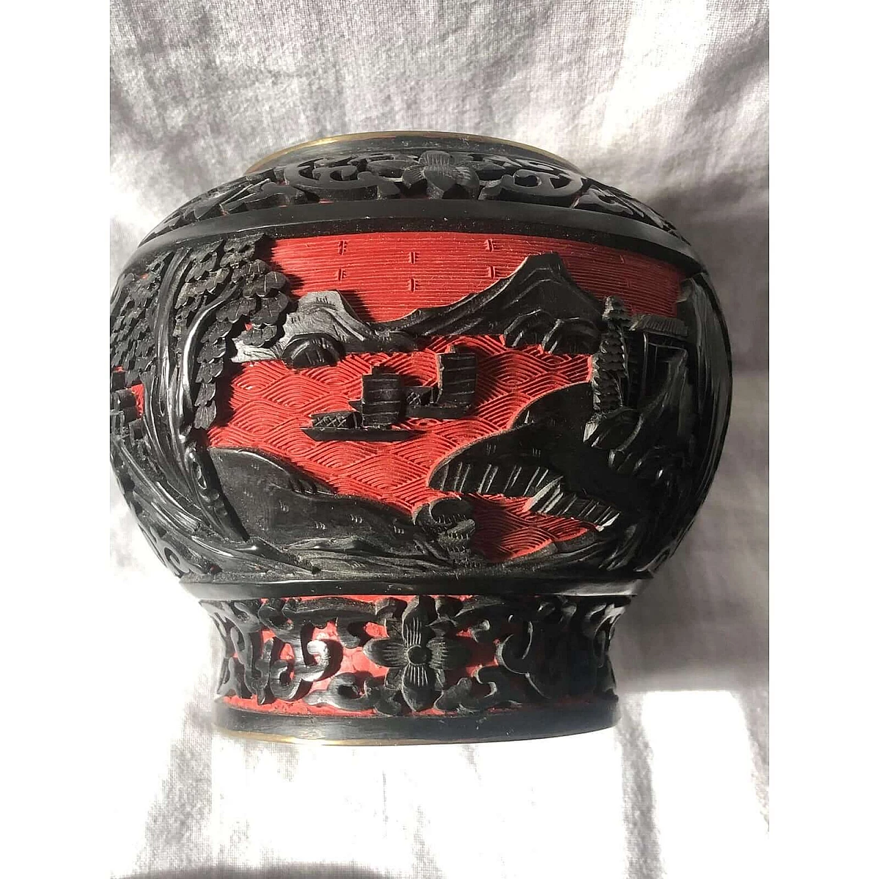Coppia di vasi da zenzero cinesi cloisonné neri e rossi, anni '20 1