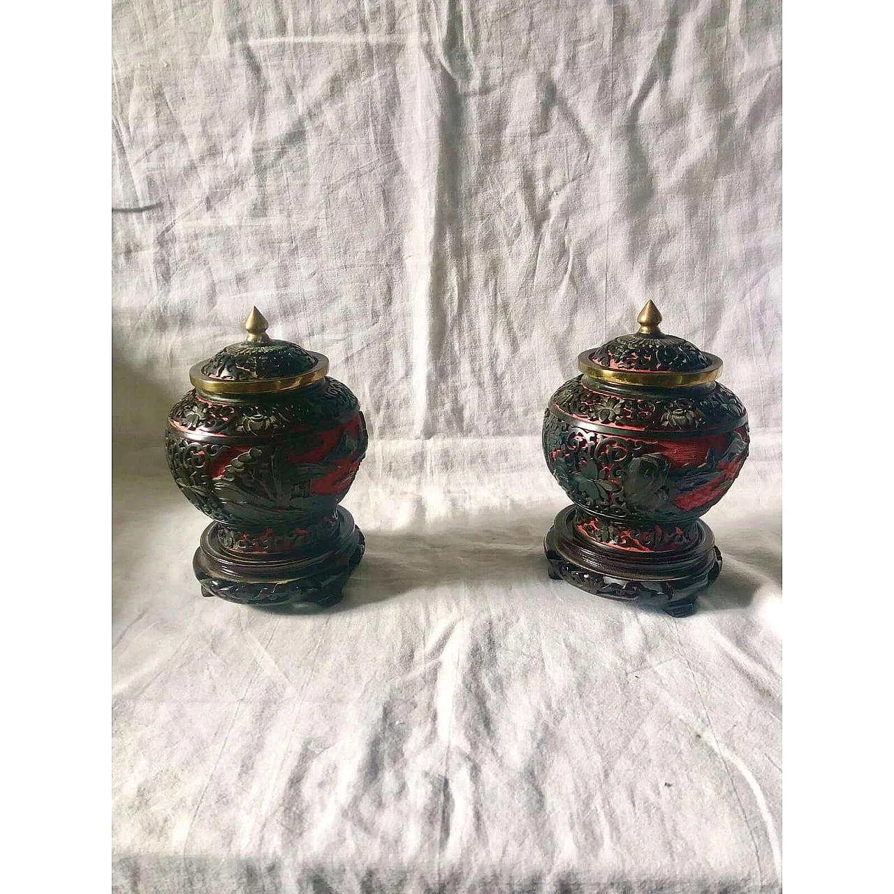 Coppia di vasi da zenzero cinesi cloisonné neri e rossi, anni '20 7