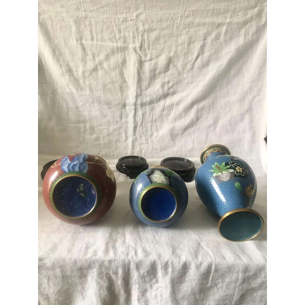 3 Chinese cloisonné vases with flowers, 1940s 6