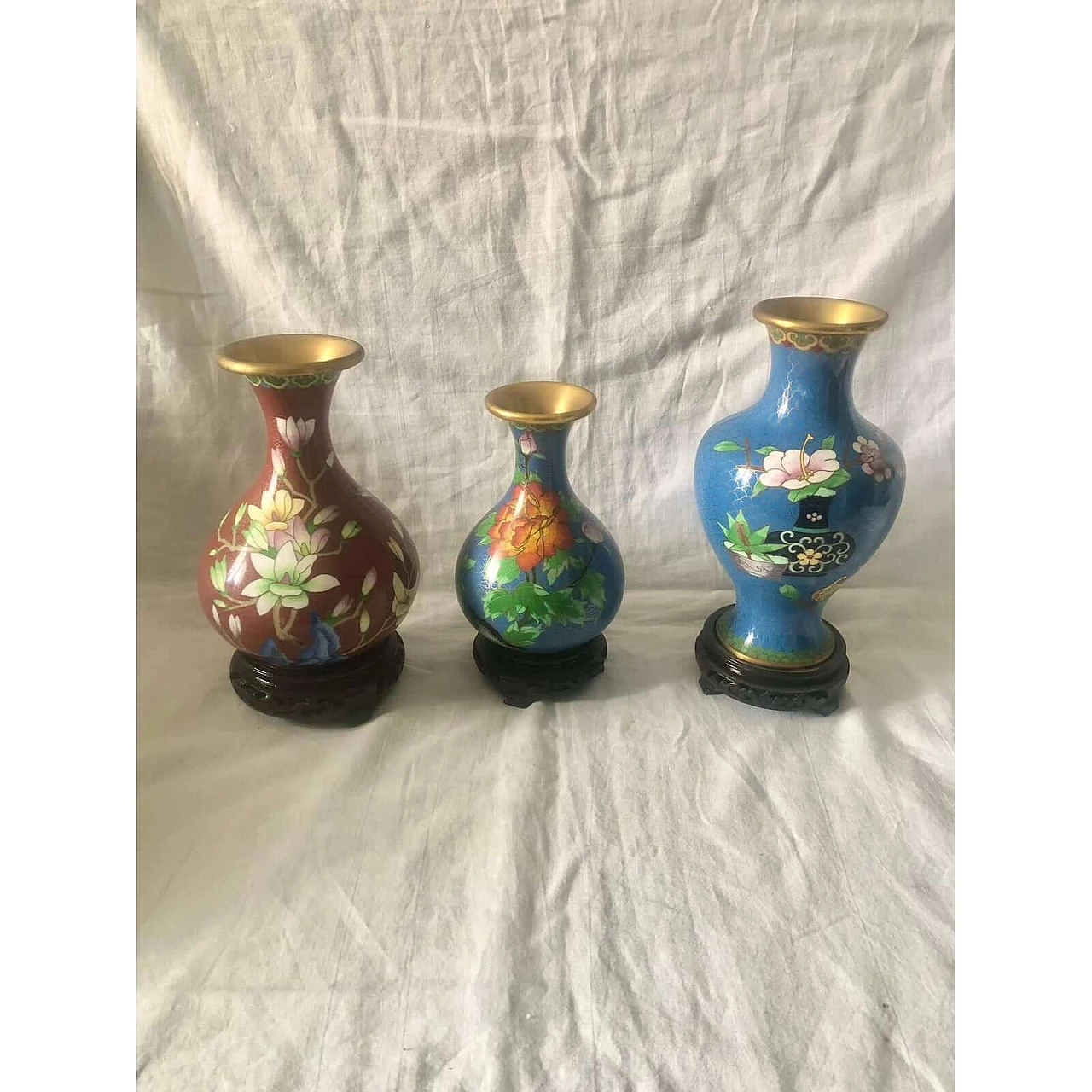 3 Chinese cloisonné vases with flowers, 1940s 7