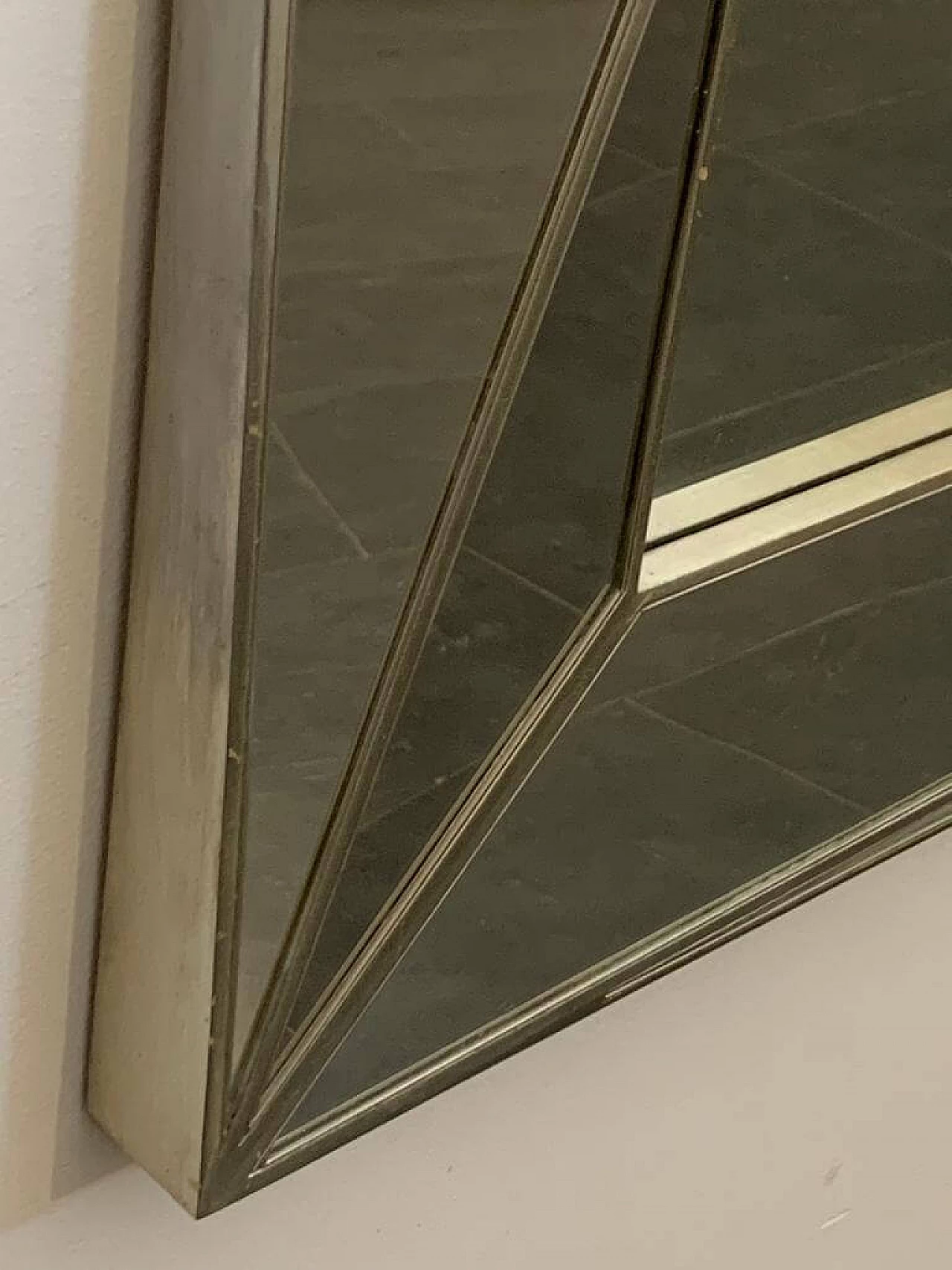Specchiera in legno argentato di gusto cubista nello stile di Serge Roche, anni '70 11