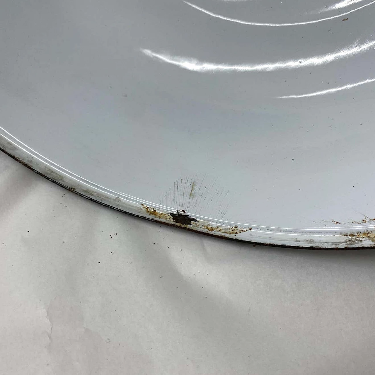 3 Lampadari industriali in metallo verniciato, anni '30 14