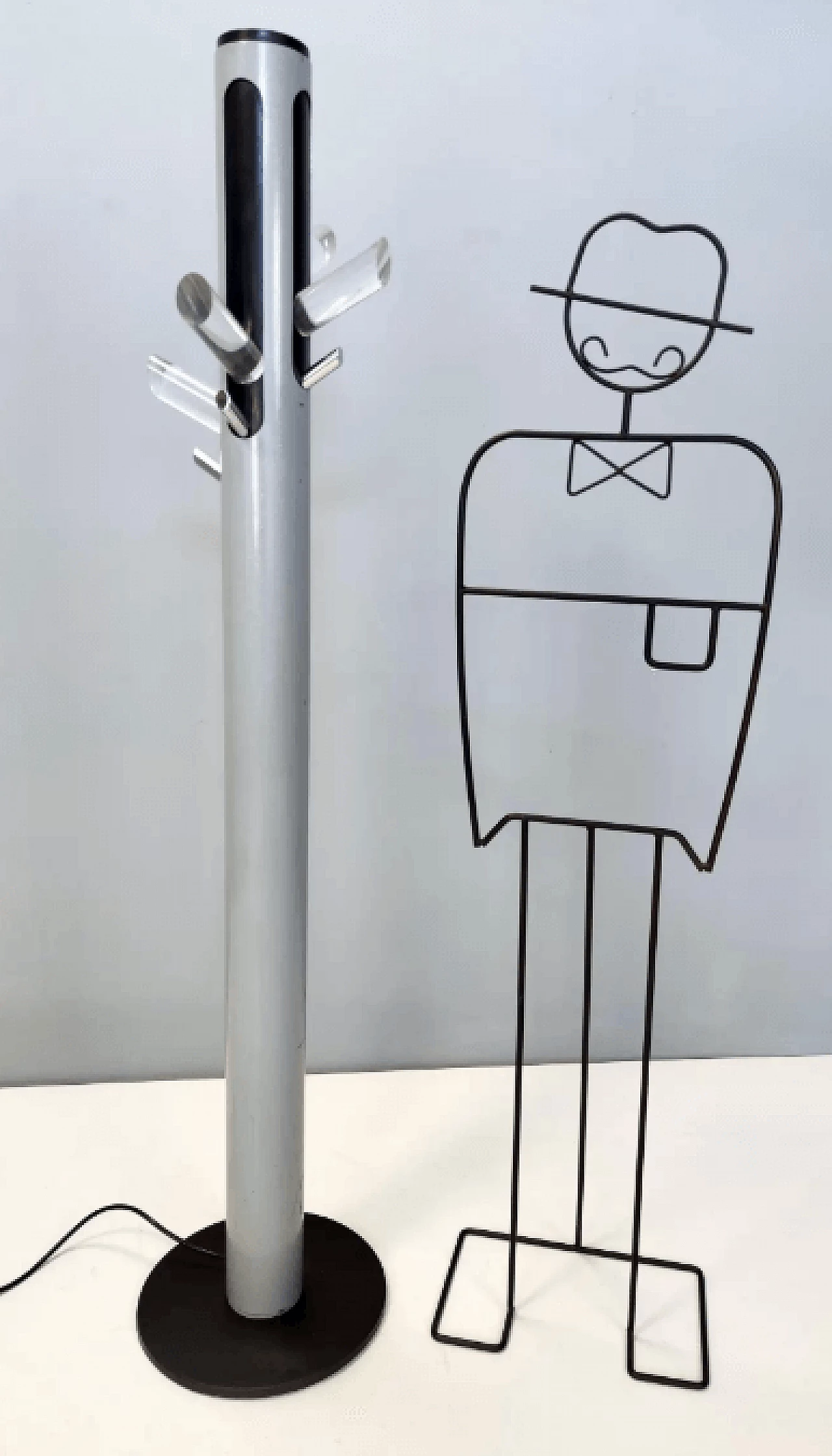 Illuminated painted iron, steel and plexiglass coat stand, 1970s 3