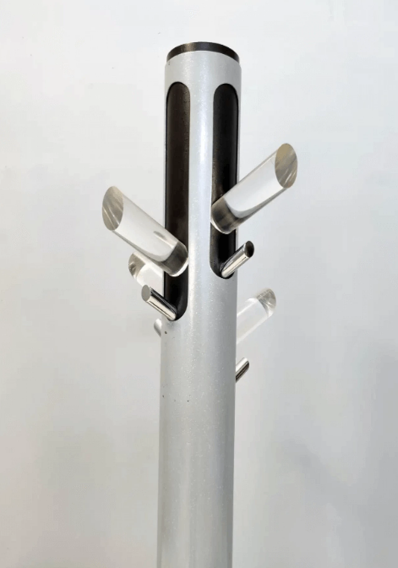 Illuminated painted iron, steel and plexiglass coat stand, 1970s 5