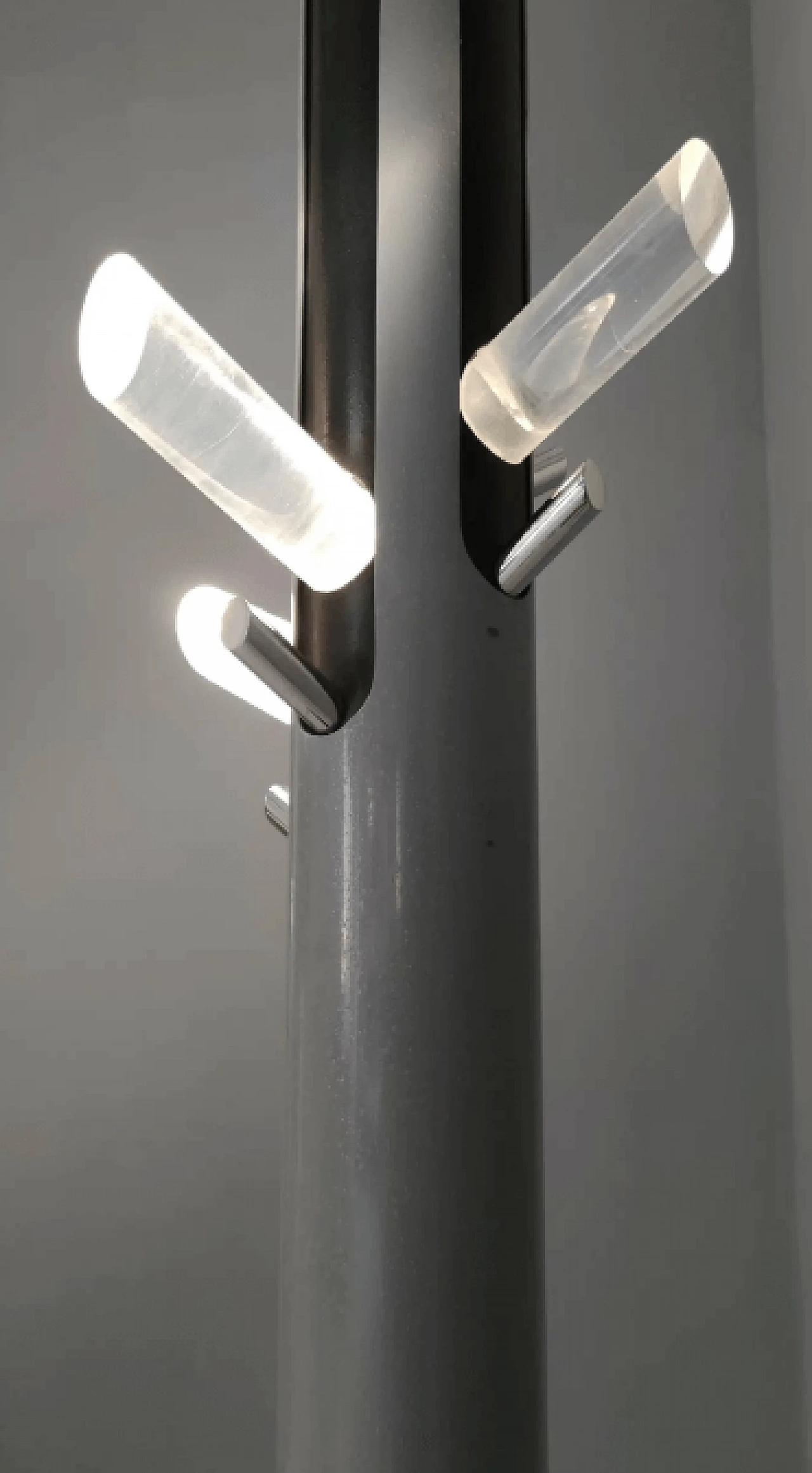Illuminated painted iron, steel and plexiglass coat stand, 1970s 7