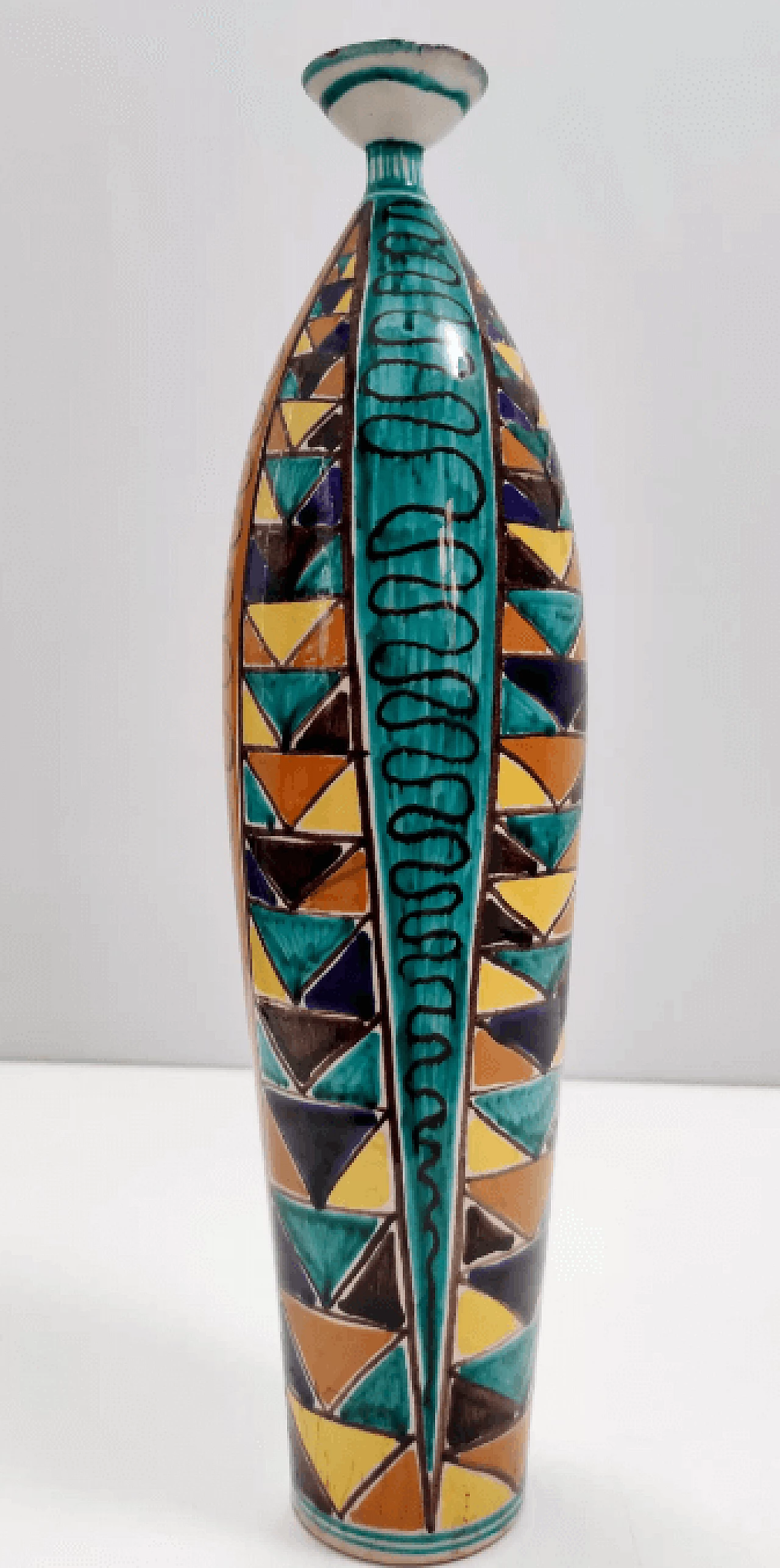 Vaso in ceramica laccata multicolore con motivi geometrici, anni '50 4