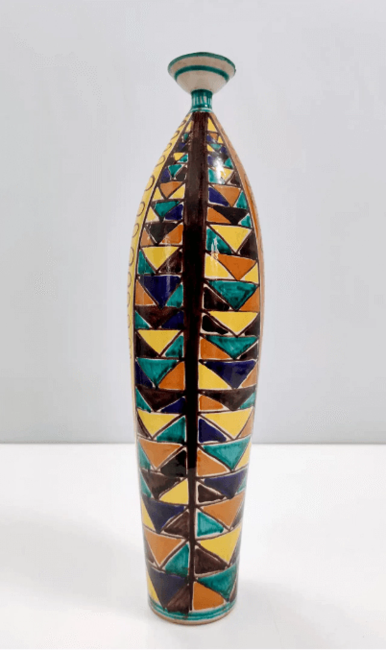 Vaso in ceramica laccata multicolore con motivi geometrici, anni '50 5
