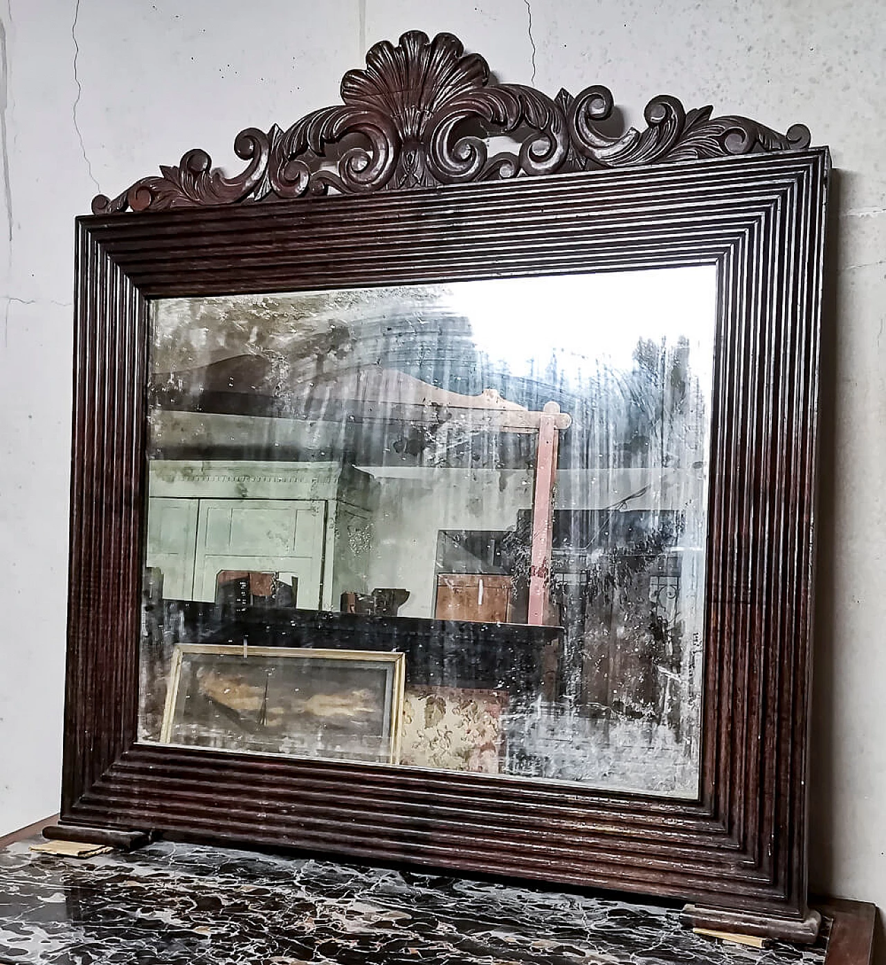 Walnut-framed mirror with carved cimasa, late 19th century 1