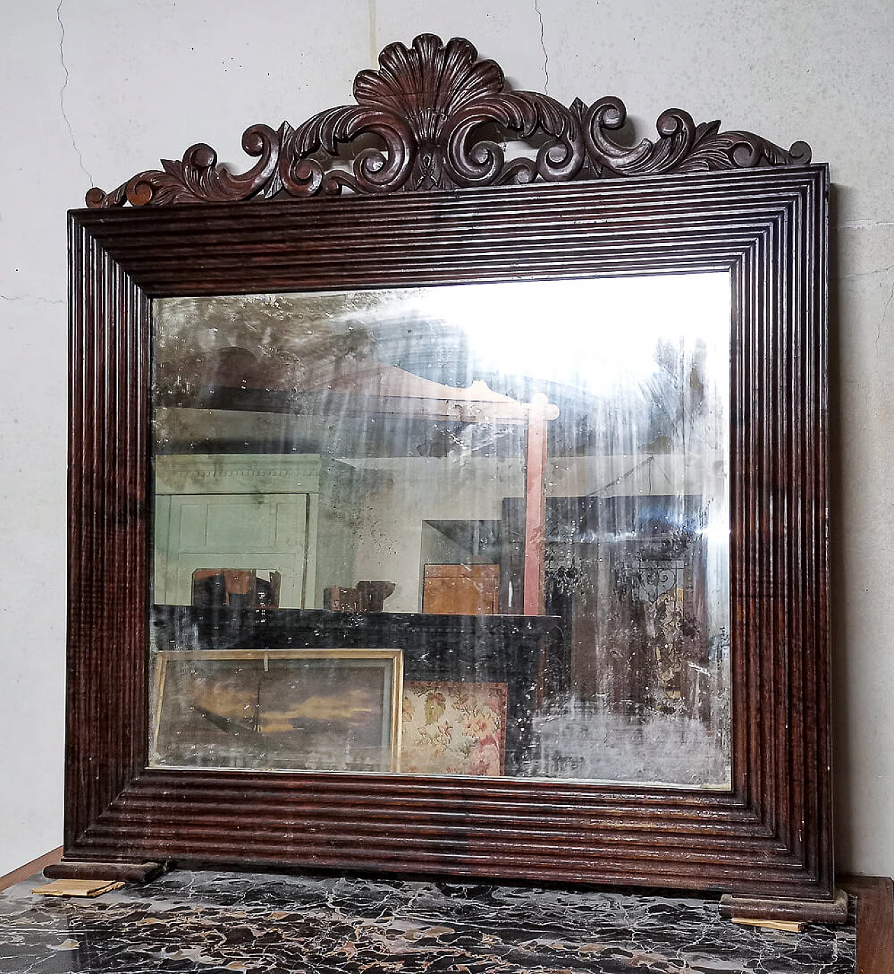 Walnut-framed mirror with carved cimasa, late 19th century 2