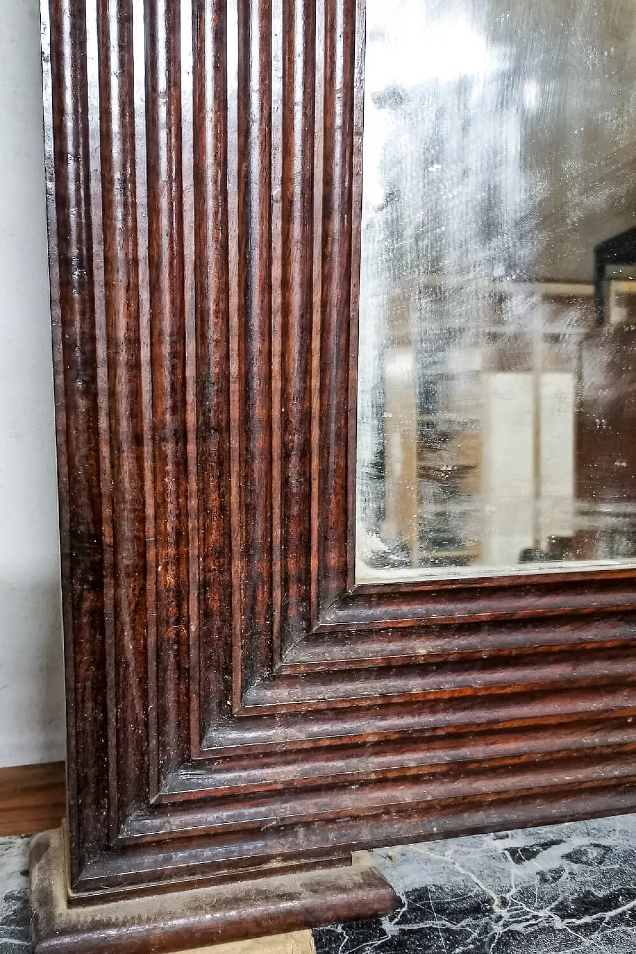 Walnut-framed mirror with carved cimasa, late 19th century 3
