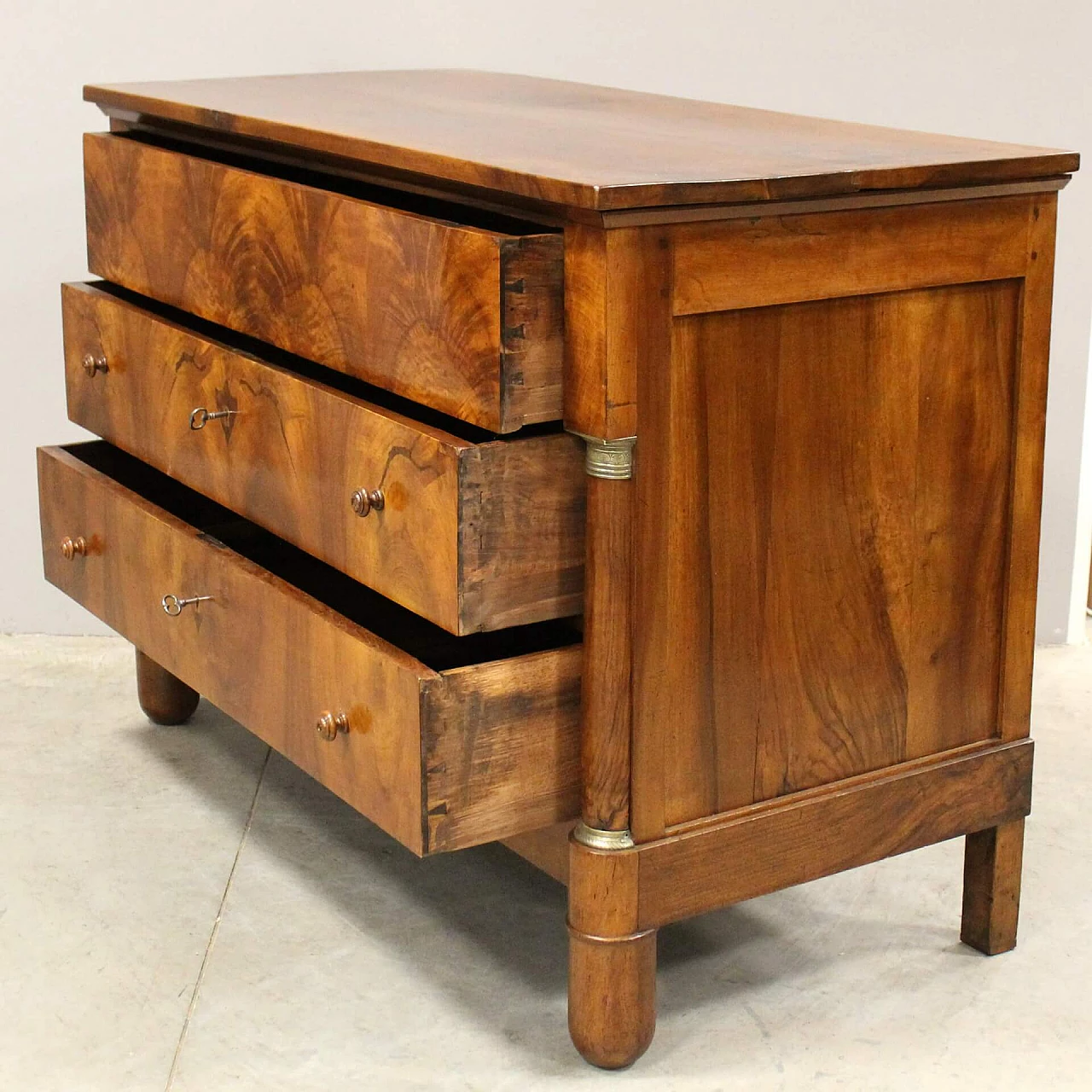 Empire chest of drawers in walnut, early 19th century 5