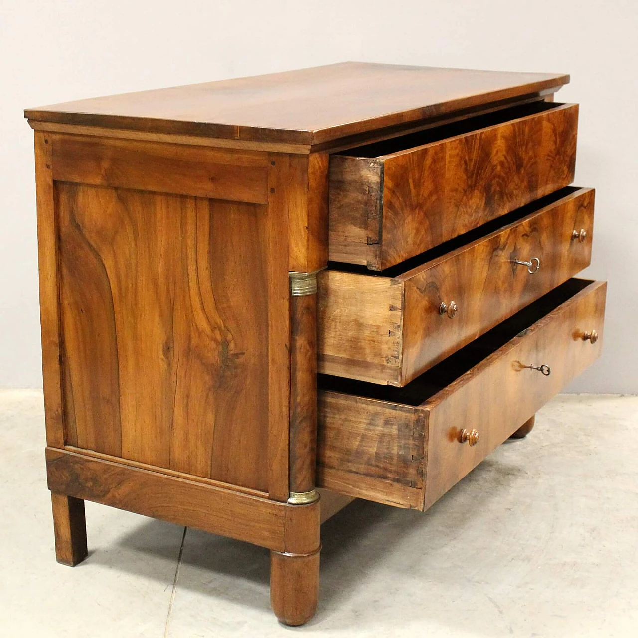 Empire chest of drawers in walnut, early 19th century 7