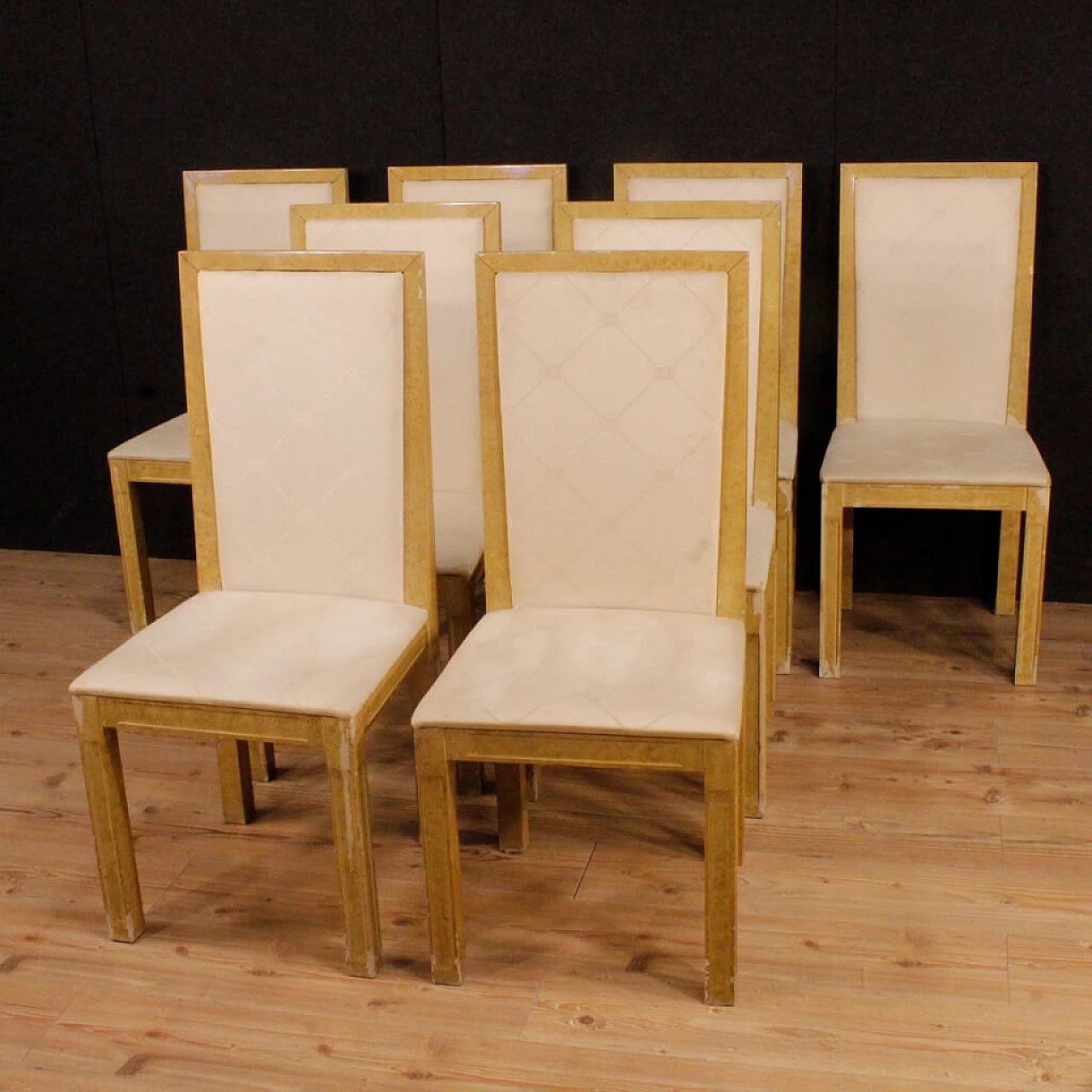 8 Sedie in legno laccato e dipinto rivestite in tessuto, anni '60 5