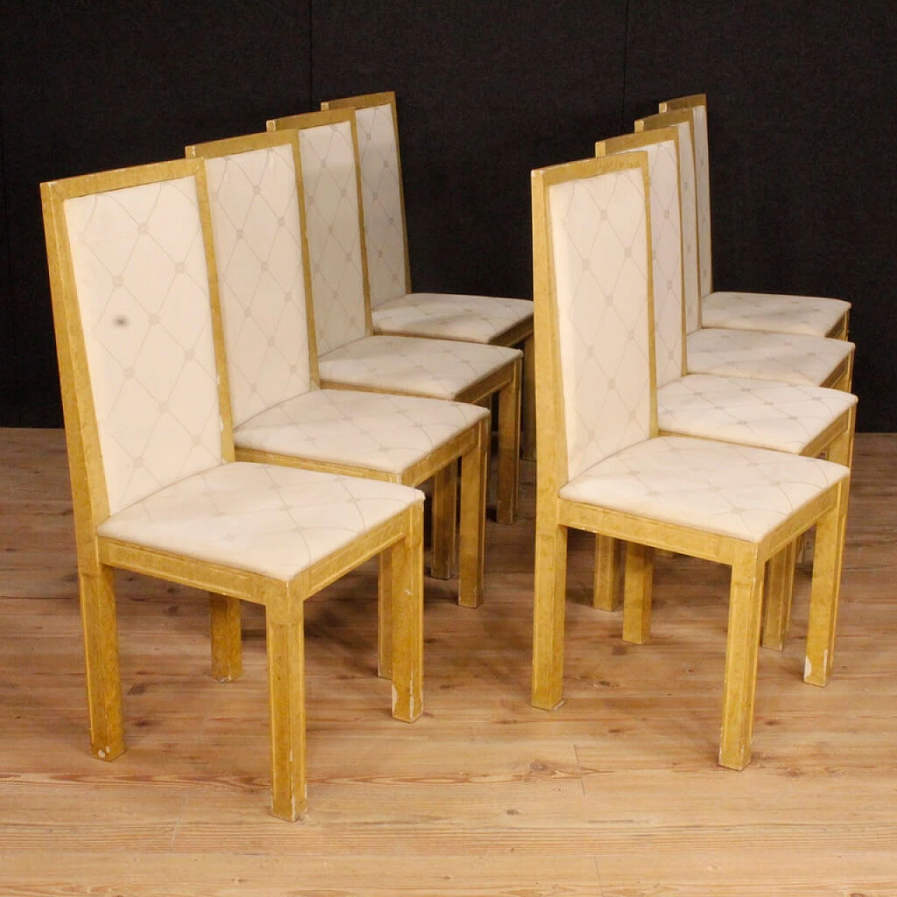 8 Sedie in legno laccato e dipinto rivestite in tessuto, anni '60 7