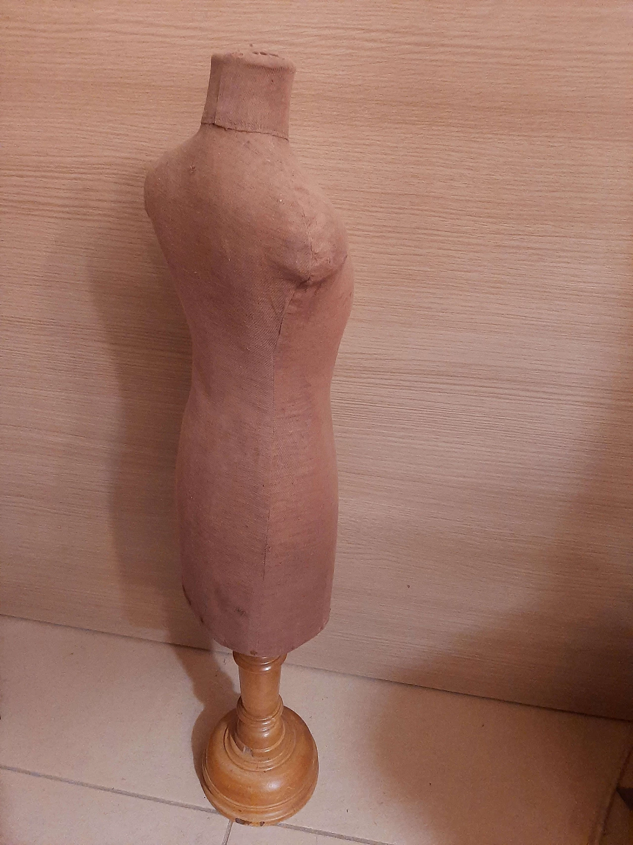 Manichino per bambola in tessuto, cartapesta e legno di D. Pighi, anni '50 2