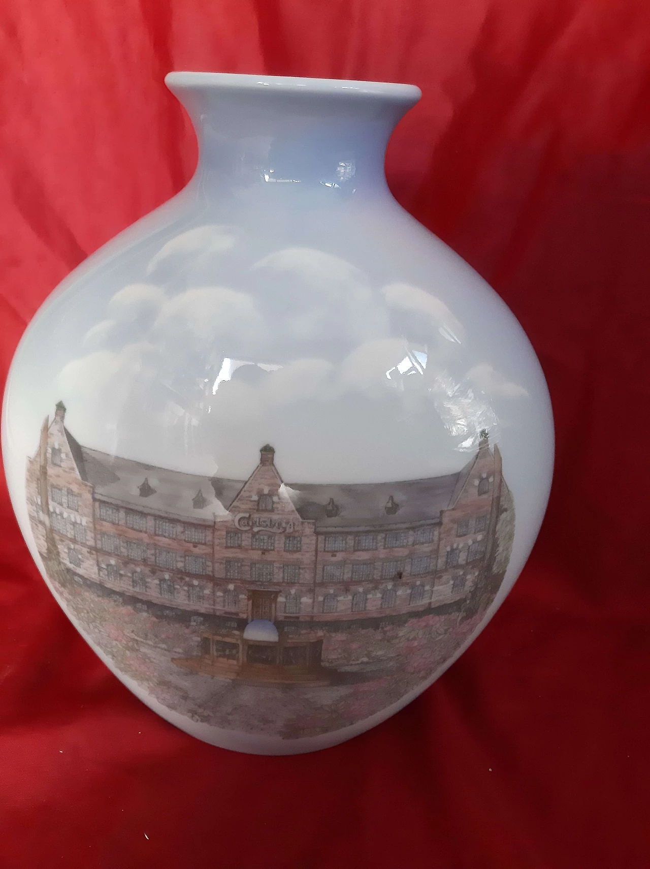 Painted porcelain vase by Bing & Grøndahl 3