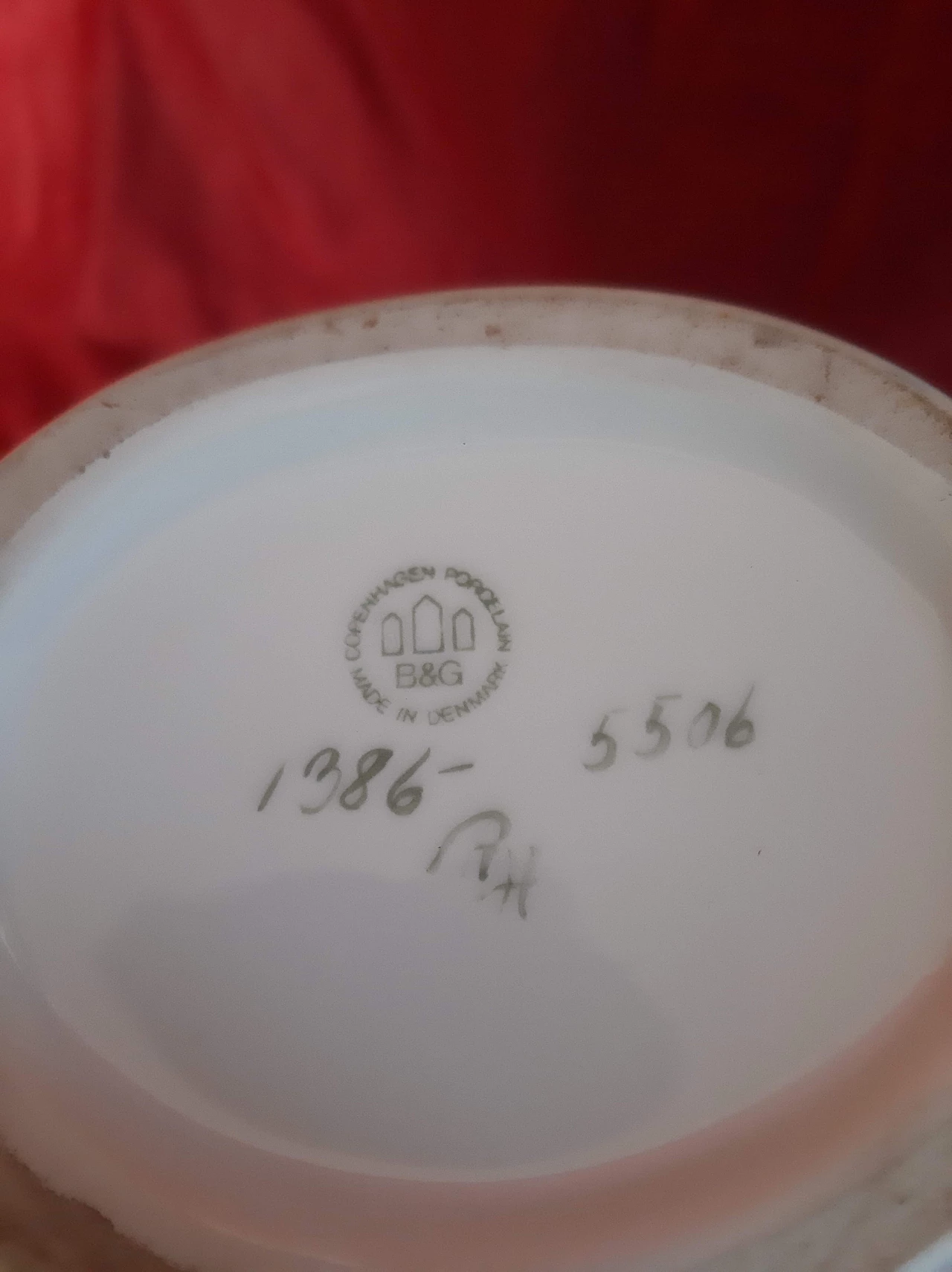 Painted porcelain vase by Bing & Grøndahl 4