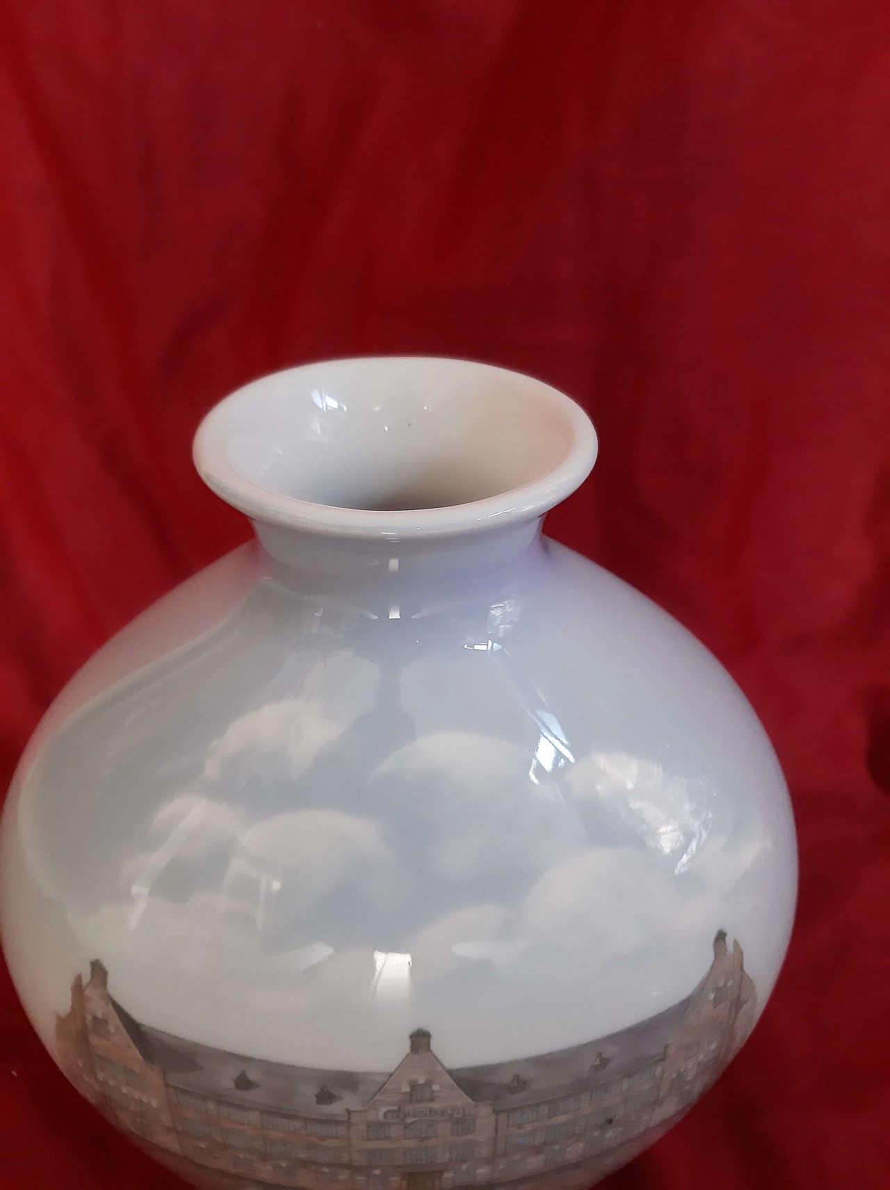 Painted porcelain vase by Bing & Grøndahl 6