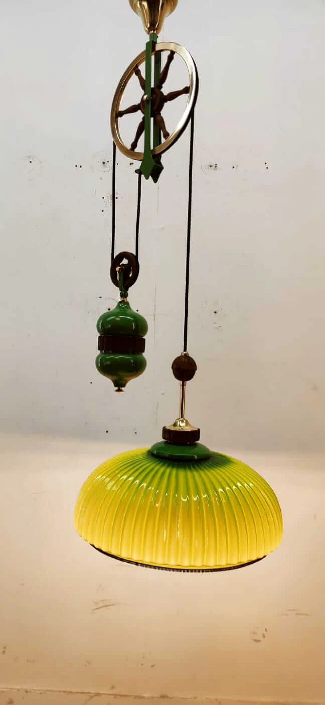 Lampada in vetro di Murano verde con carrucola in ottone e legno, anni '70 3