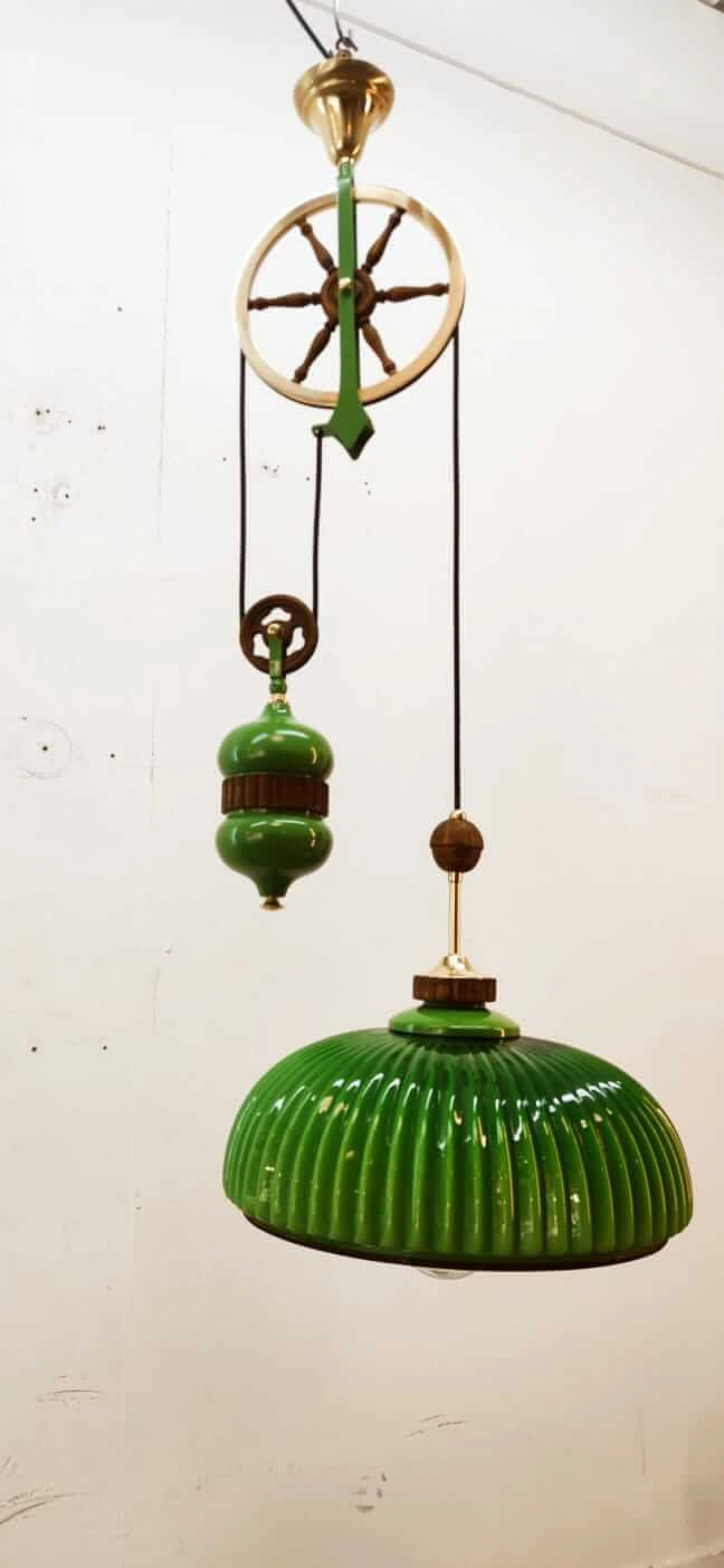 Lampada in vetro di Murano verde con carrucola in ottone e legno, anni '70 5