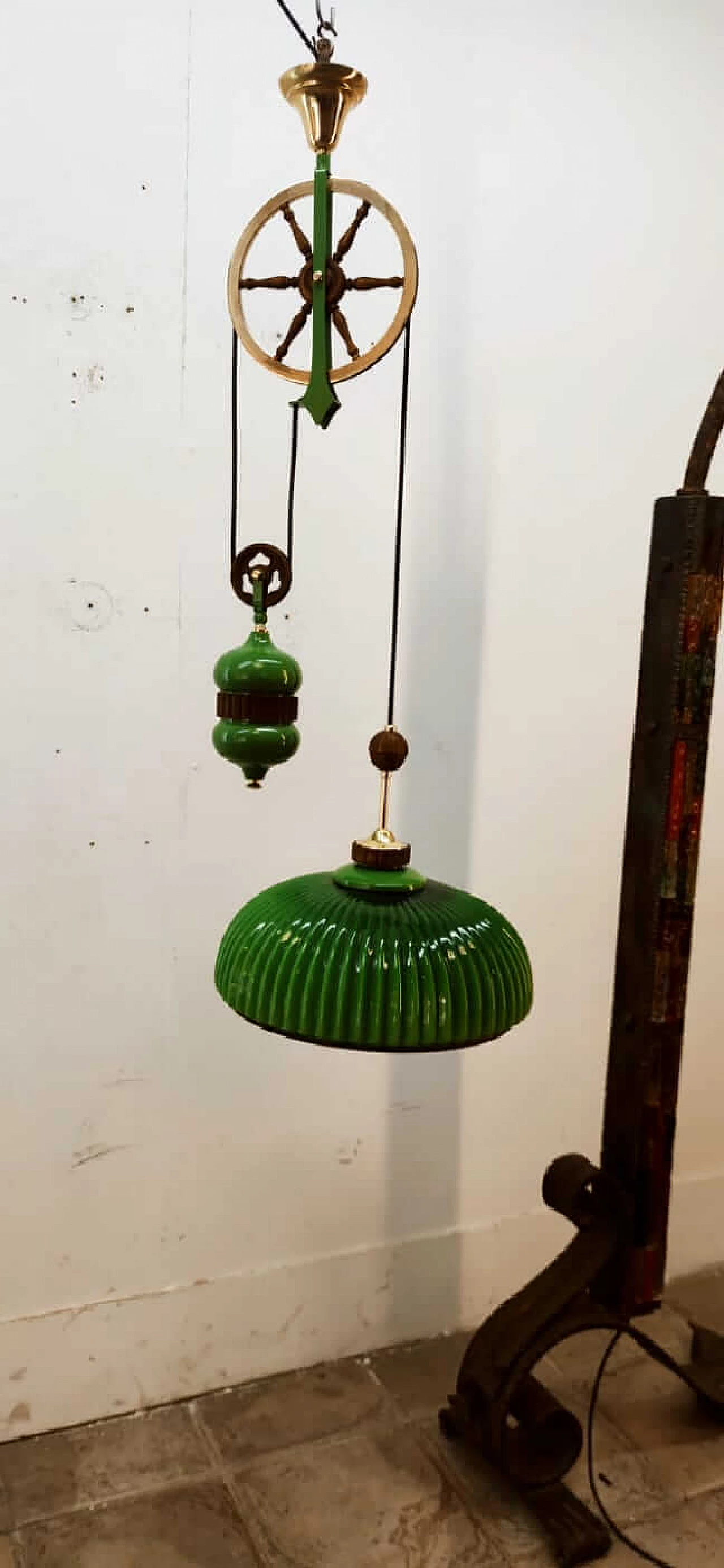 Lampada in vetro di Murano verde con carrucola in ottone e legno, anni '70 7