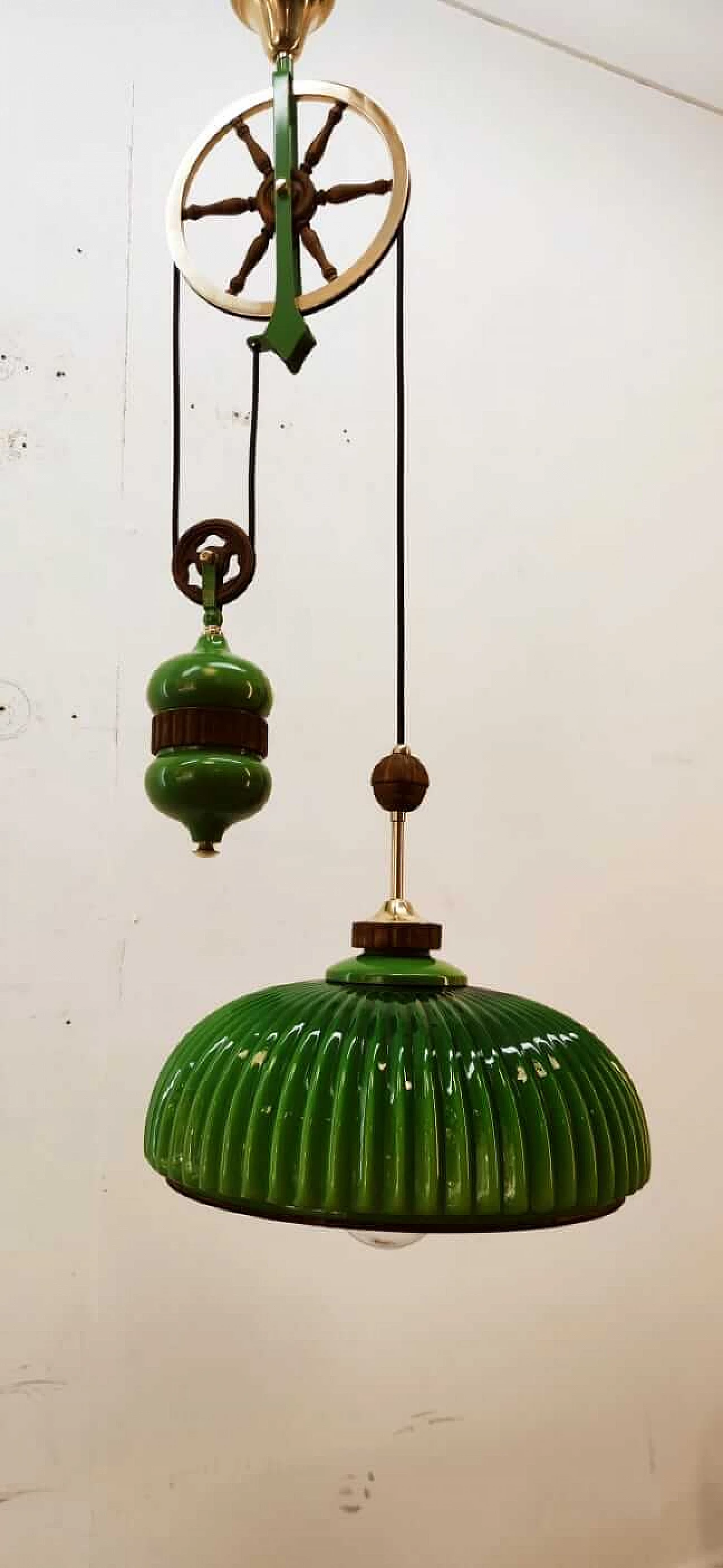 Lampada in vetro di Murano verde con carrucola in ottone e legno, anni '70 10
