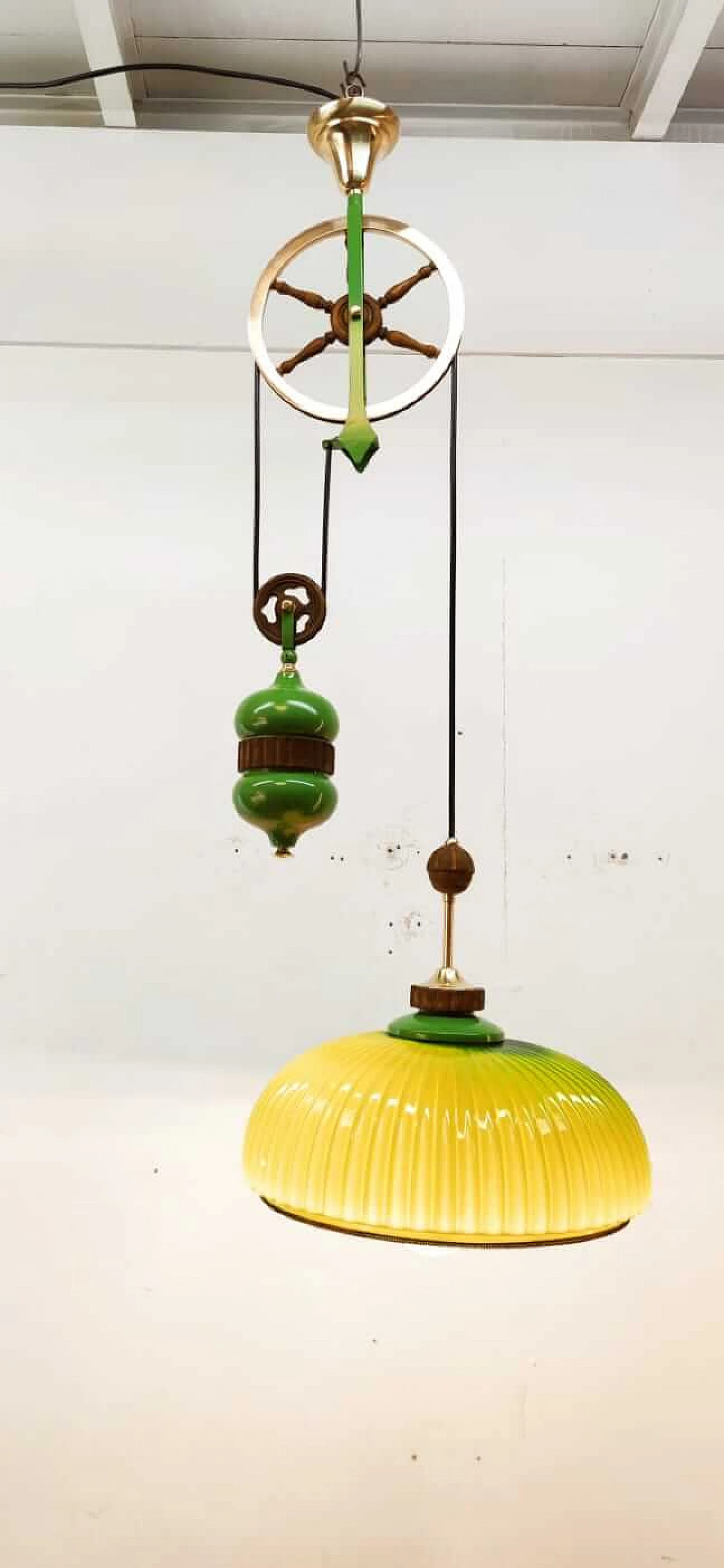 Lampada in vetro di Murano verde con carrucola in ottone e legno, anni '70 19