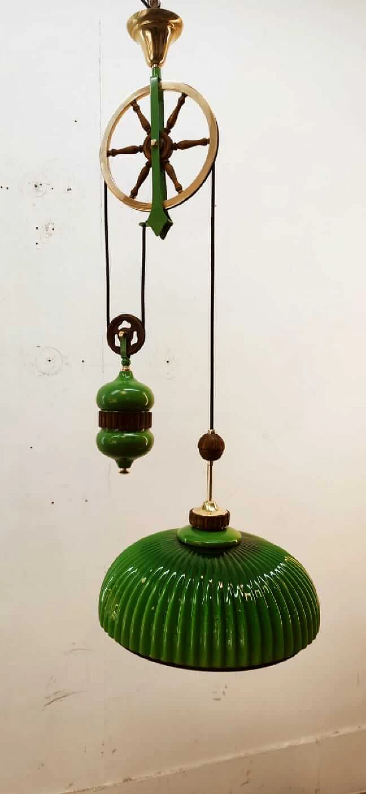 Lampada in vetro di Murano verde con carrucola in ottone e legno, anni '70 24