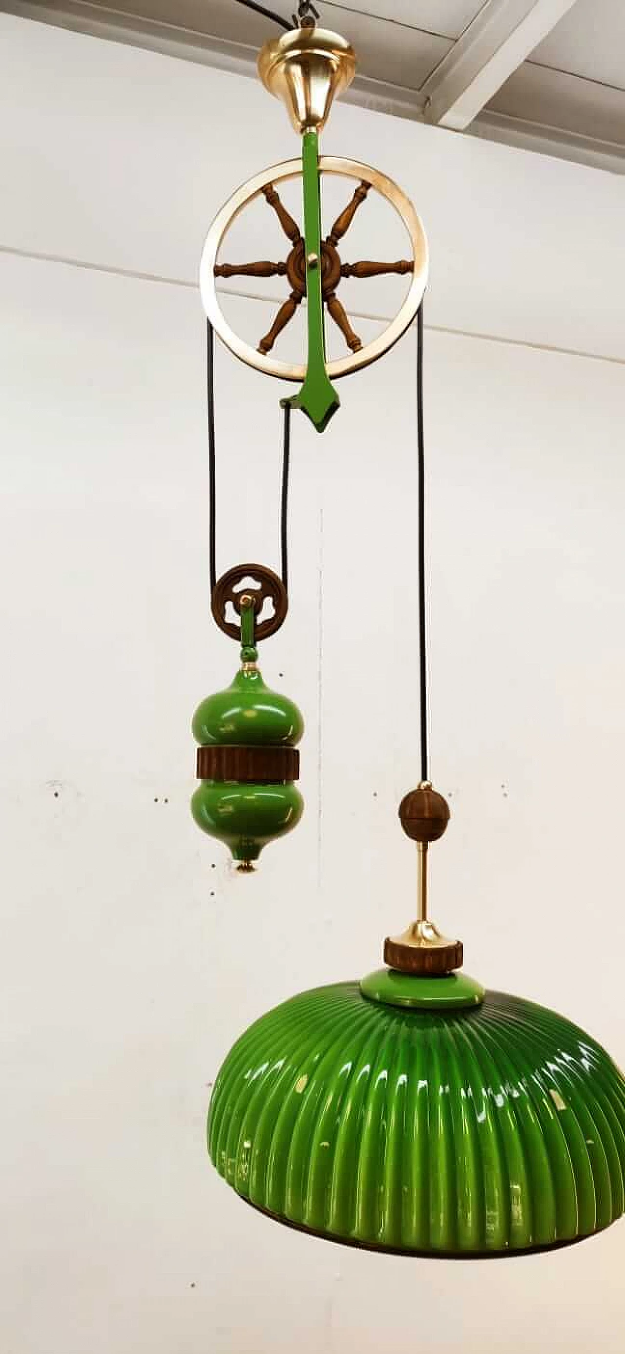 Lampada in vetro di Murano verde con carrucola in ottone e legno, anni '70 25