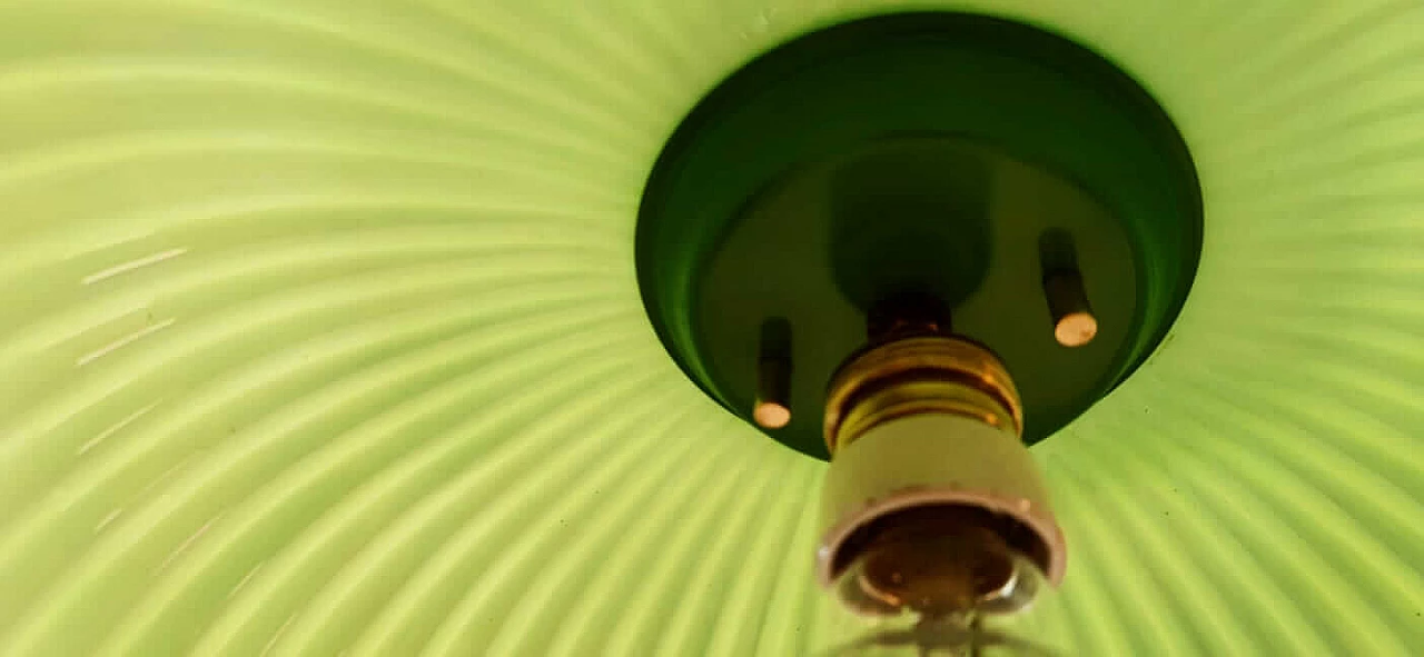 Lampada in vetro di Murano verde con carrucola in ottone e legno, anni '70 27
