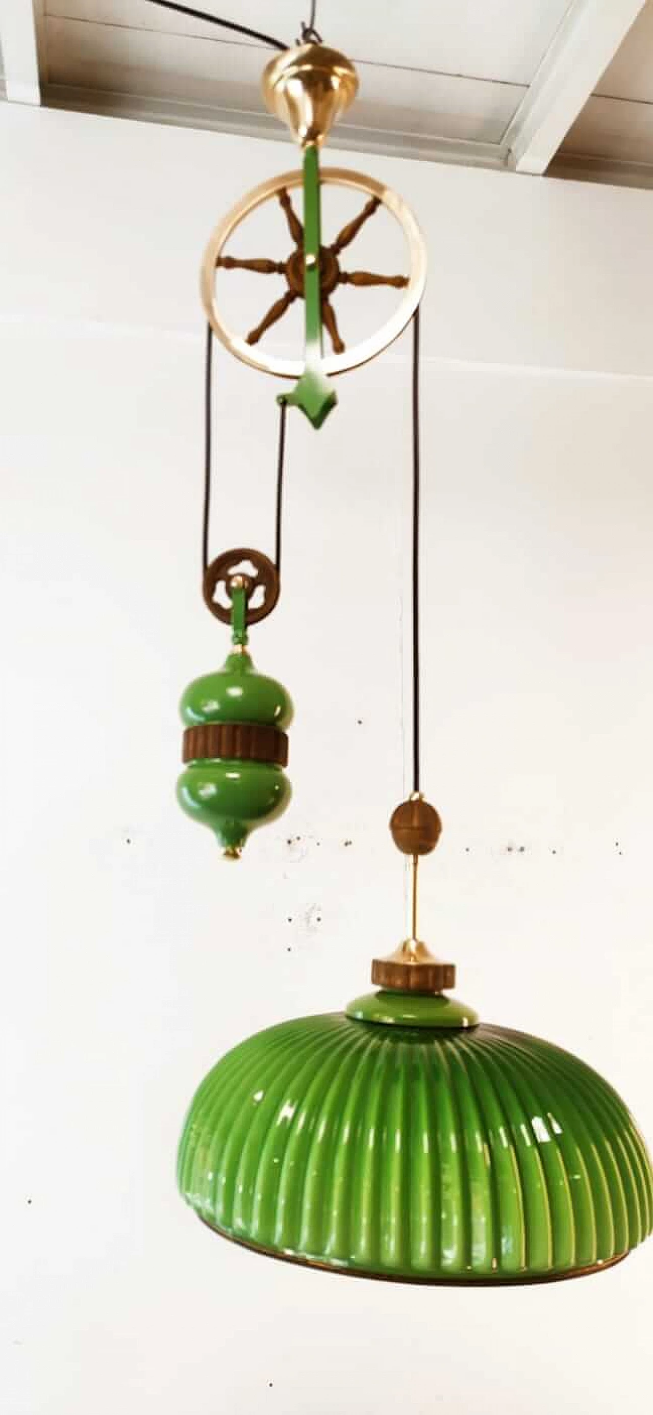 Lampada in vetro di Murano verde con carrucola in ottone e legno, anni '70 33