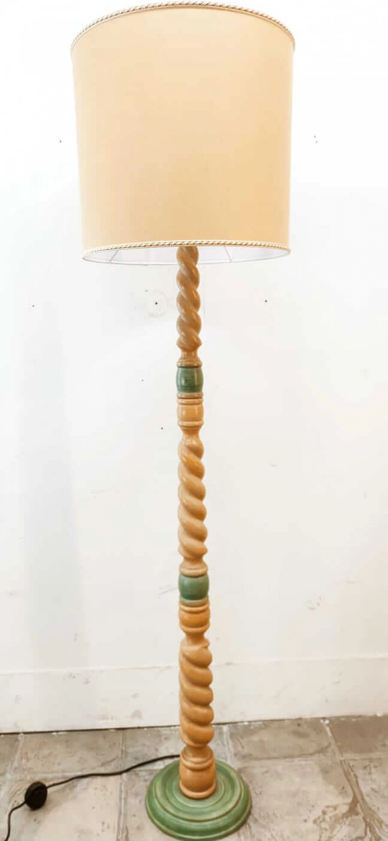 Lampada da terra in legno con paralume in stoffa, anni '70 9