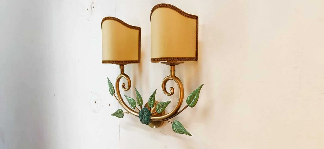 Applique a due luci in ottone con paralumi in pergamena, anni '80 1