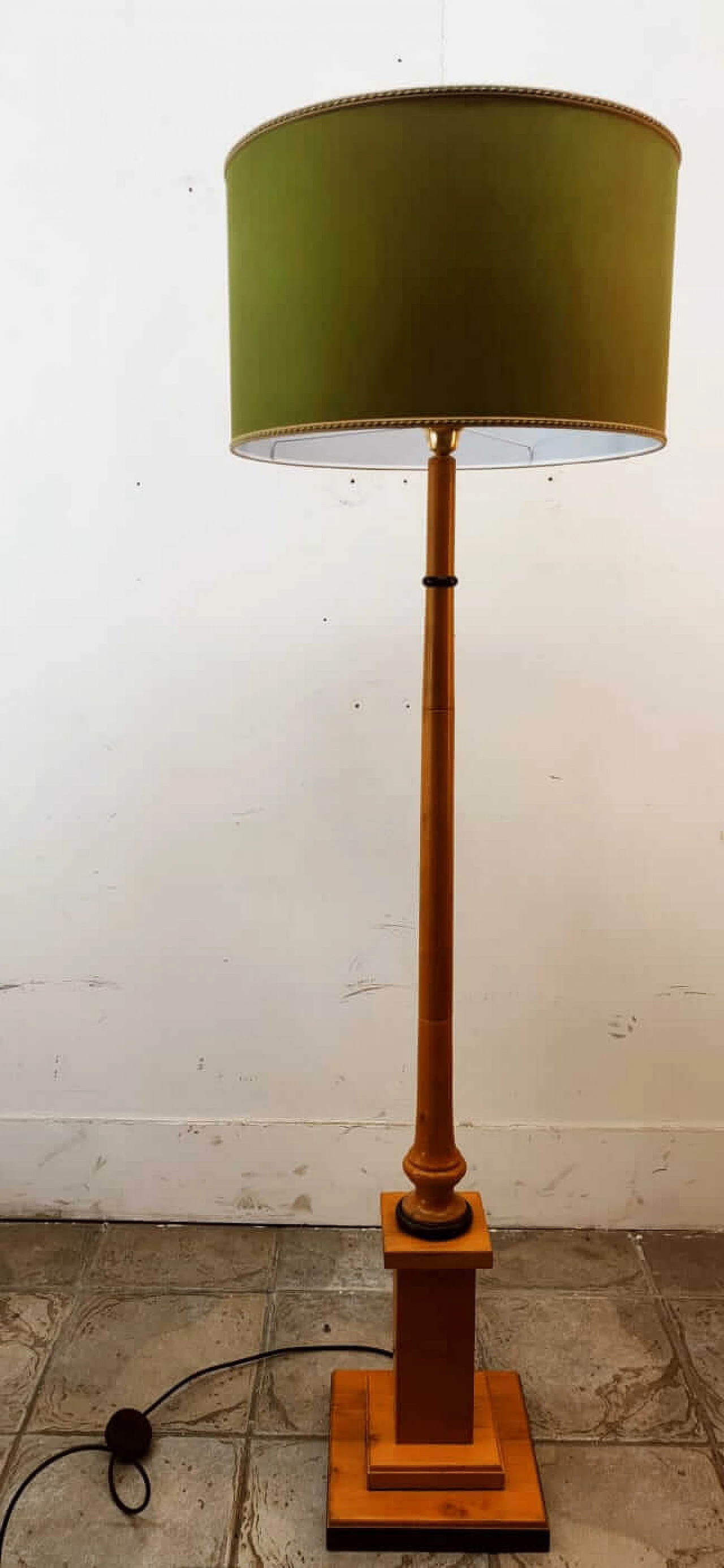 Wood floor lamp with green fabric lampshade, 1970s 12