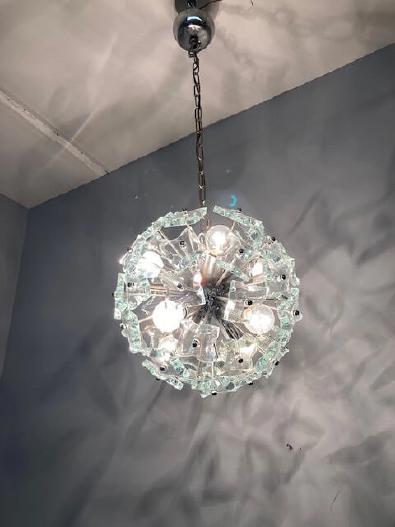 Sputnik eight-light frosted glass chandelier for Fontana Arte, 1968 1
