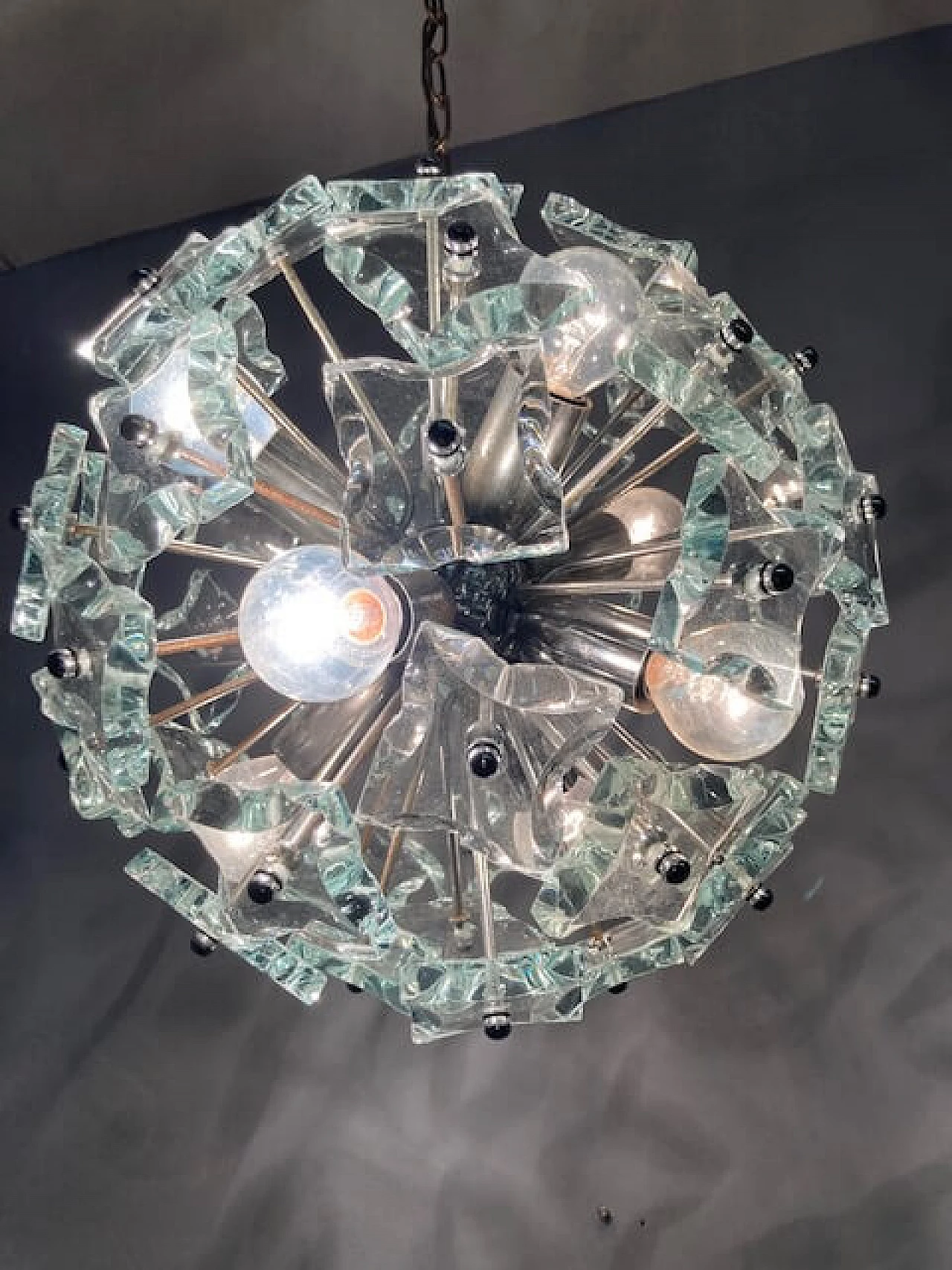 Sputnik eight-light frosted glass chandelier for Fontana Arte, 1968 3