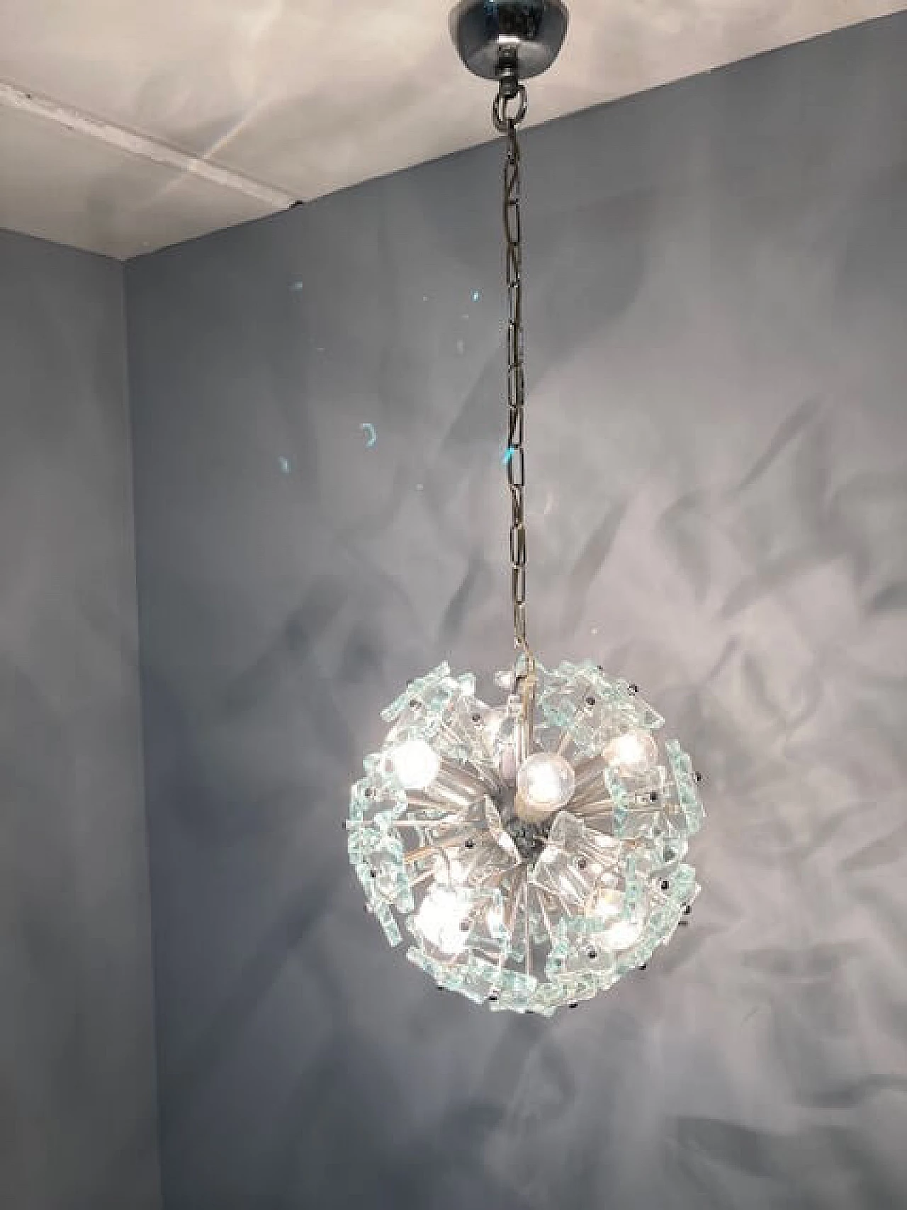Sputnik eight-light frosted glass chandelier for Fontana Arte, 1968 7