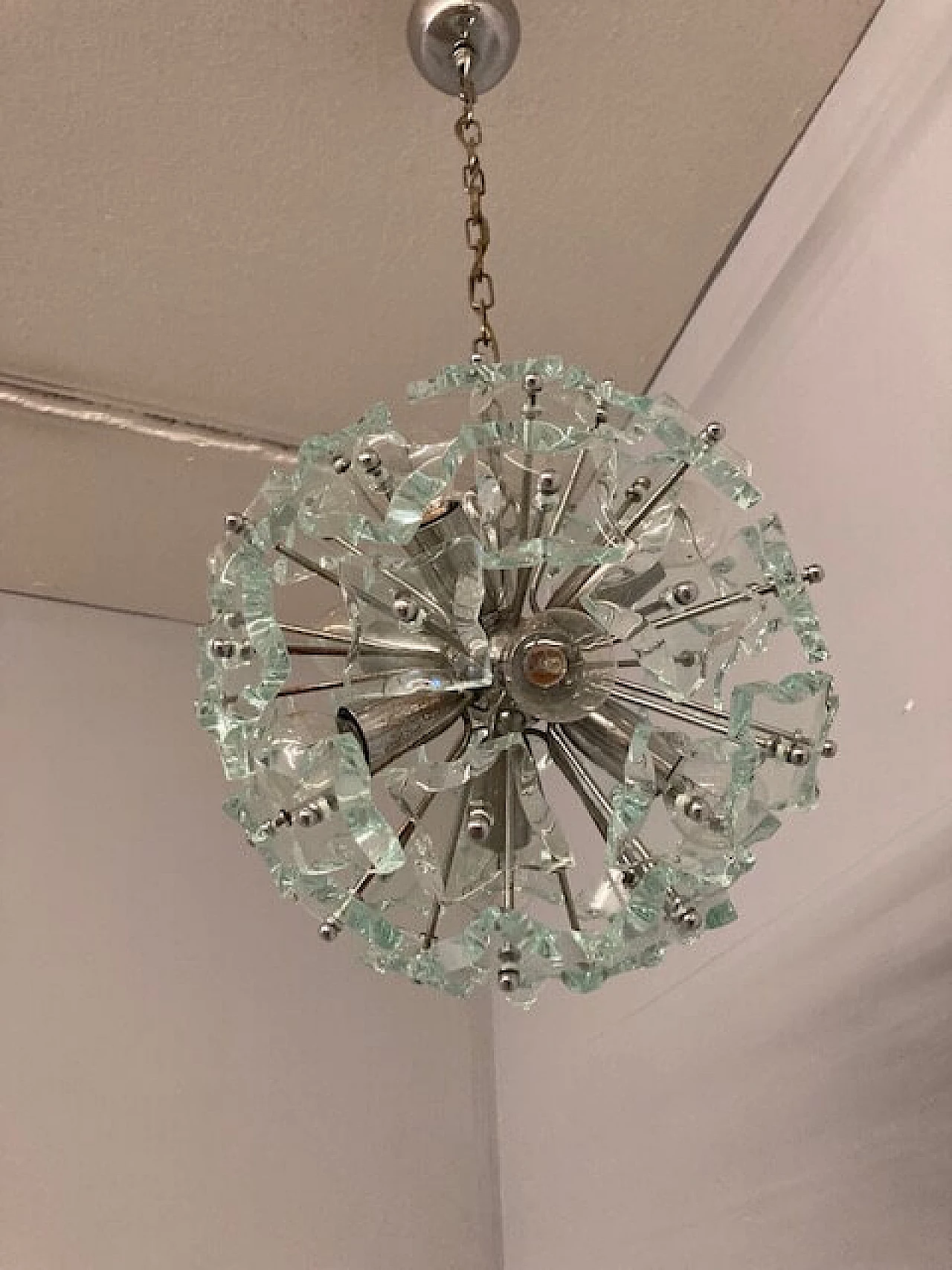 Sputnik eight-light frosted glass chandelier for Fontana Arte, 1968 12