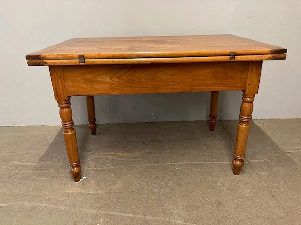 Louis Philippe solid cherry wood extendable table, mid-19th century 2