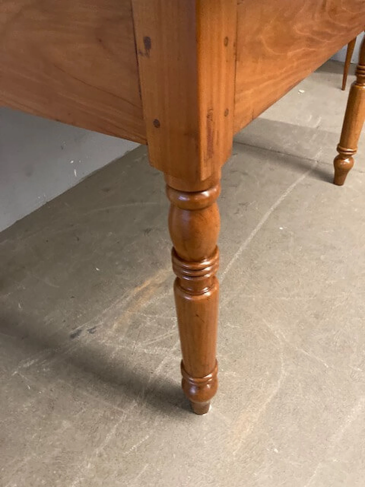 Tavolo allungabile Luigi Filippo in ciliegio massello, metà '800 6