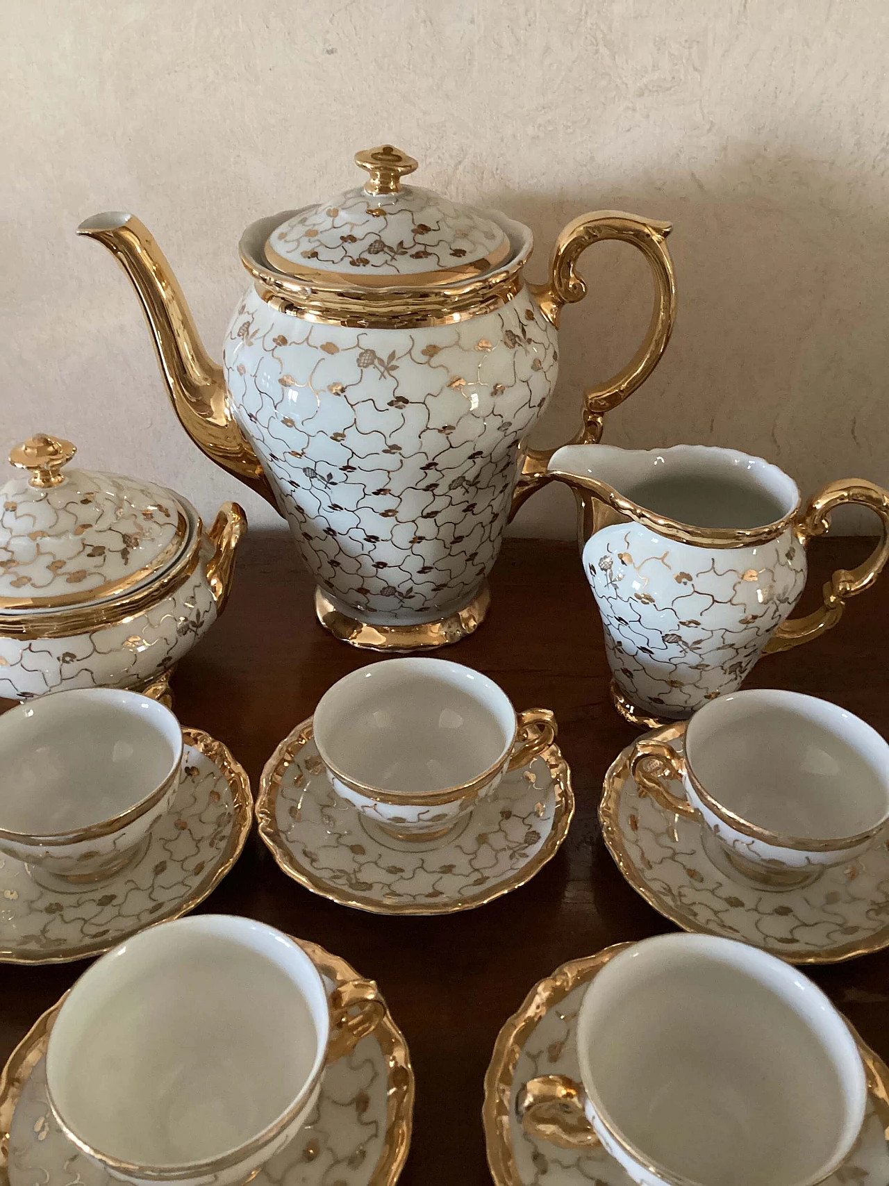 Servizio da caffè in ceramica bianca e dorata, anni '40 2