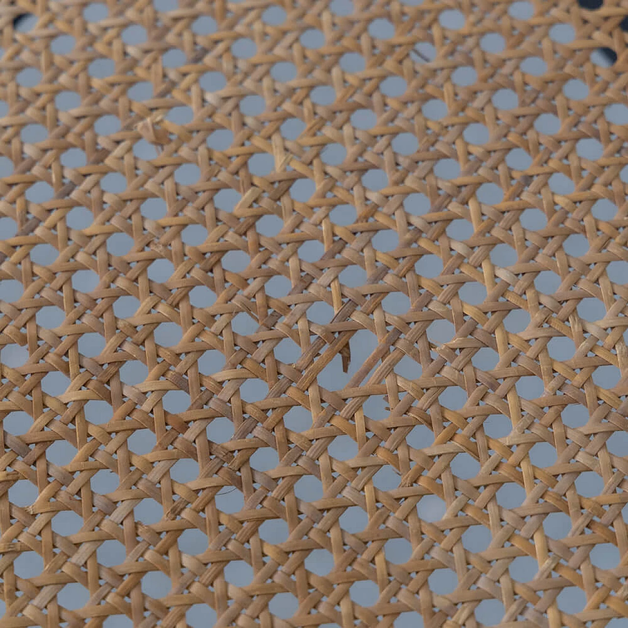 Tavolo rotondo in faggio con piano in paglia di Vienna, anni '60 9