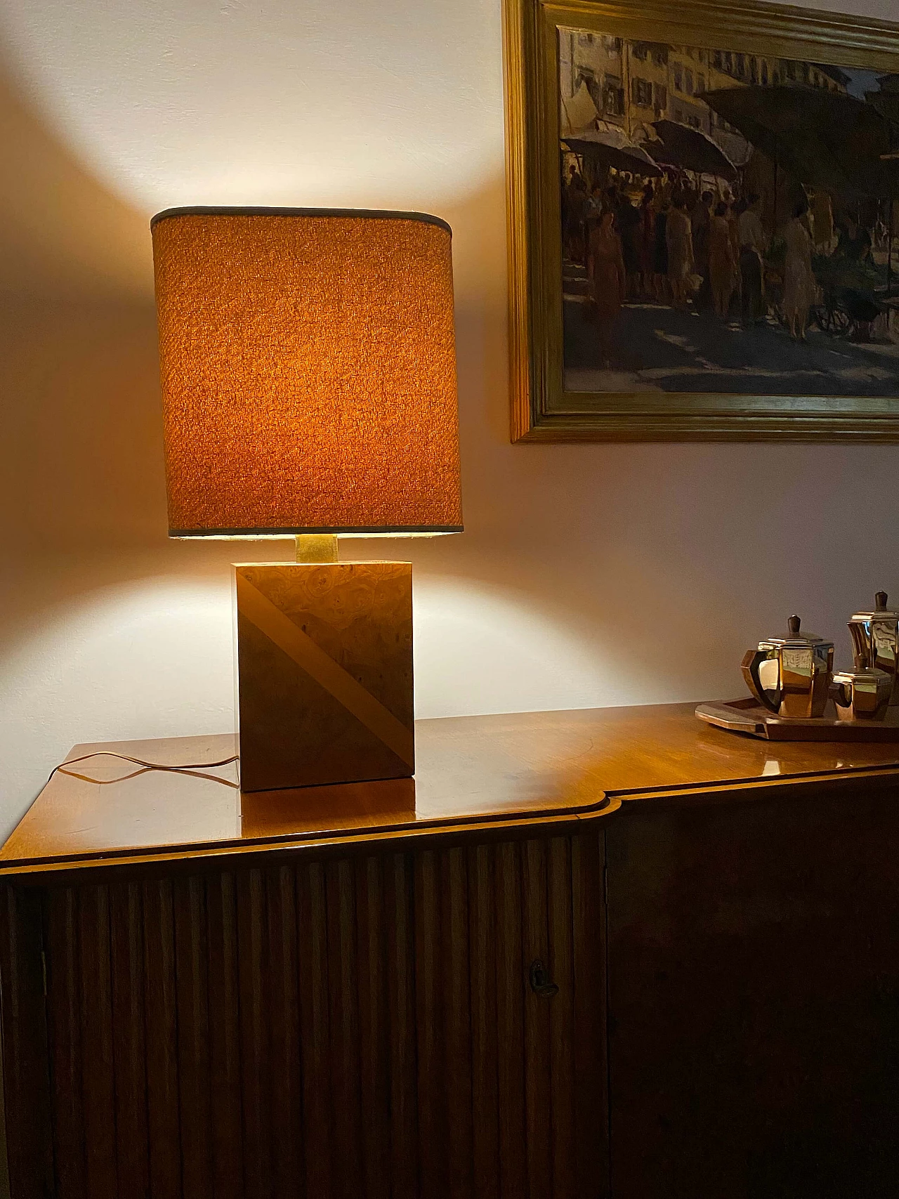 Hollywood Regency table lamp in cubic wood and brass, 1970s 3