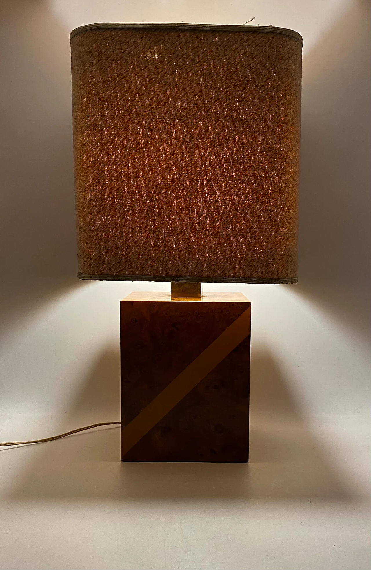 Hollywood Regency table lamp in cubic wood and brass, 1970s 21