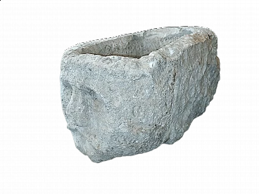 Vasca in pietra con volto scolpito, inizio '900