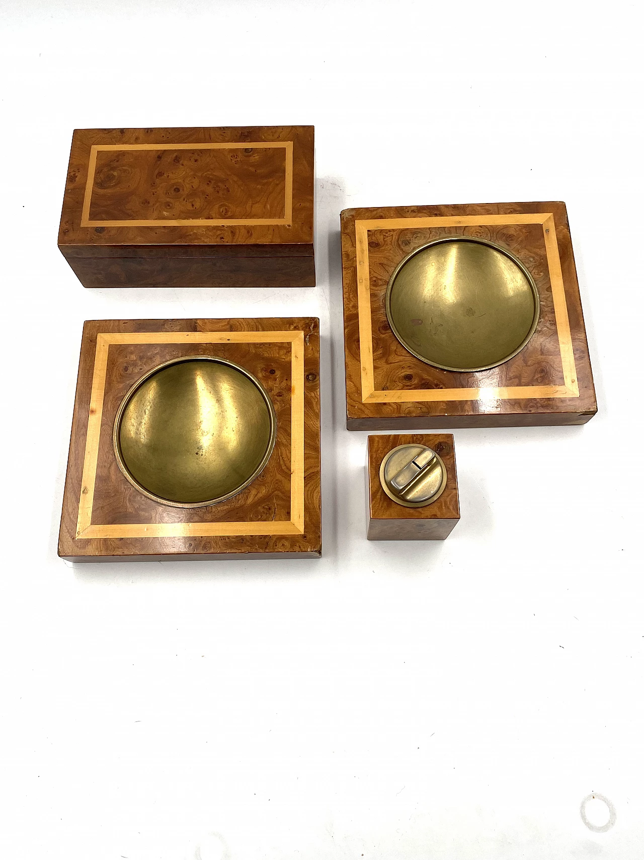 Pair of ashtrays, lighter and cigar holder in brass and wood, 1970s 13