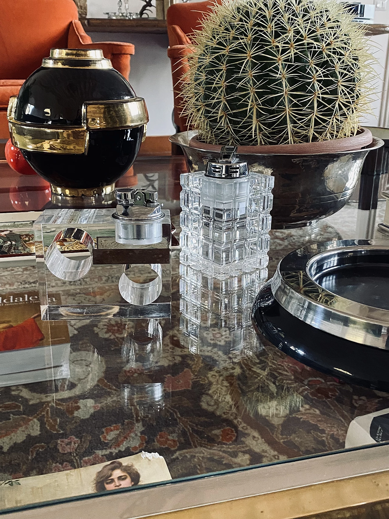 Transparent lucite table lighter, 1970s 4