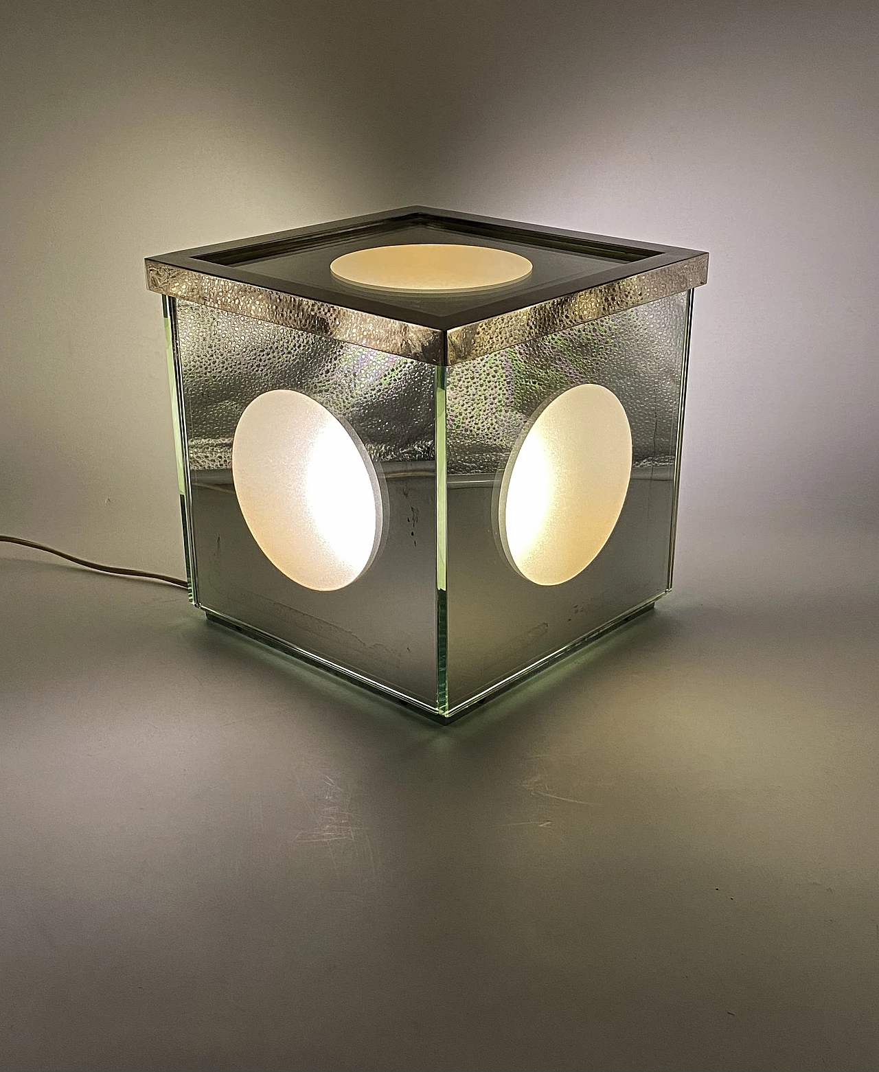 Cubic mirror table lamp, 1970s 19